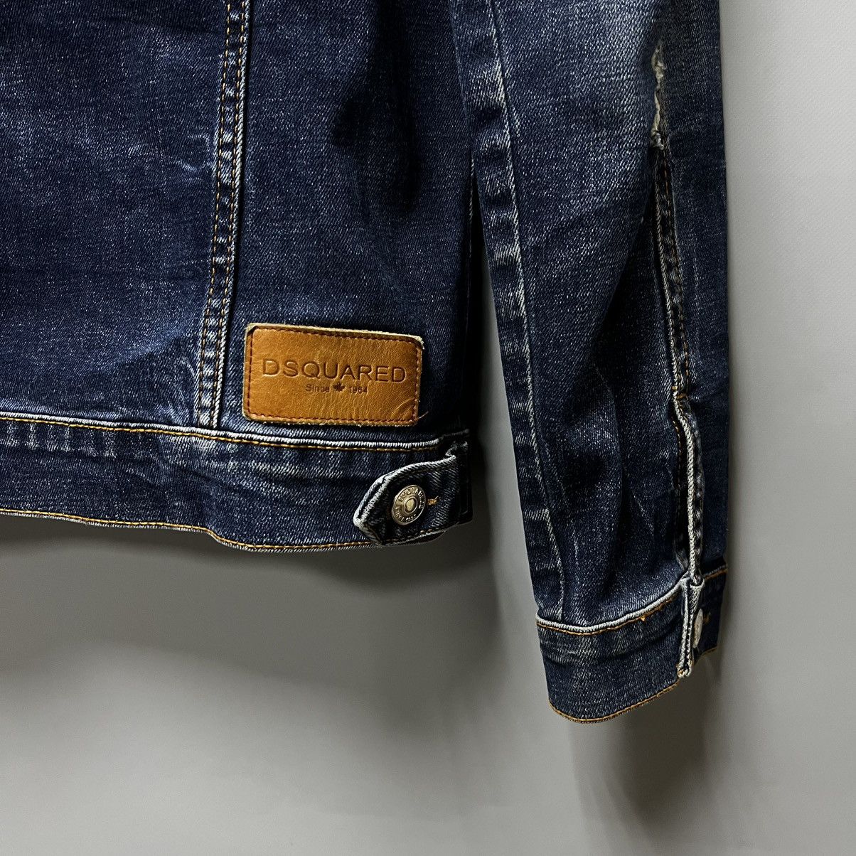 Dsquared2 Dsquared2 Women's Distressed Denim Jacket Size S Size S / US 4 / IT 40 - 18 Thumbnail