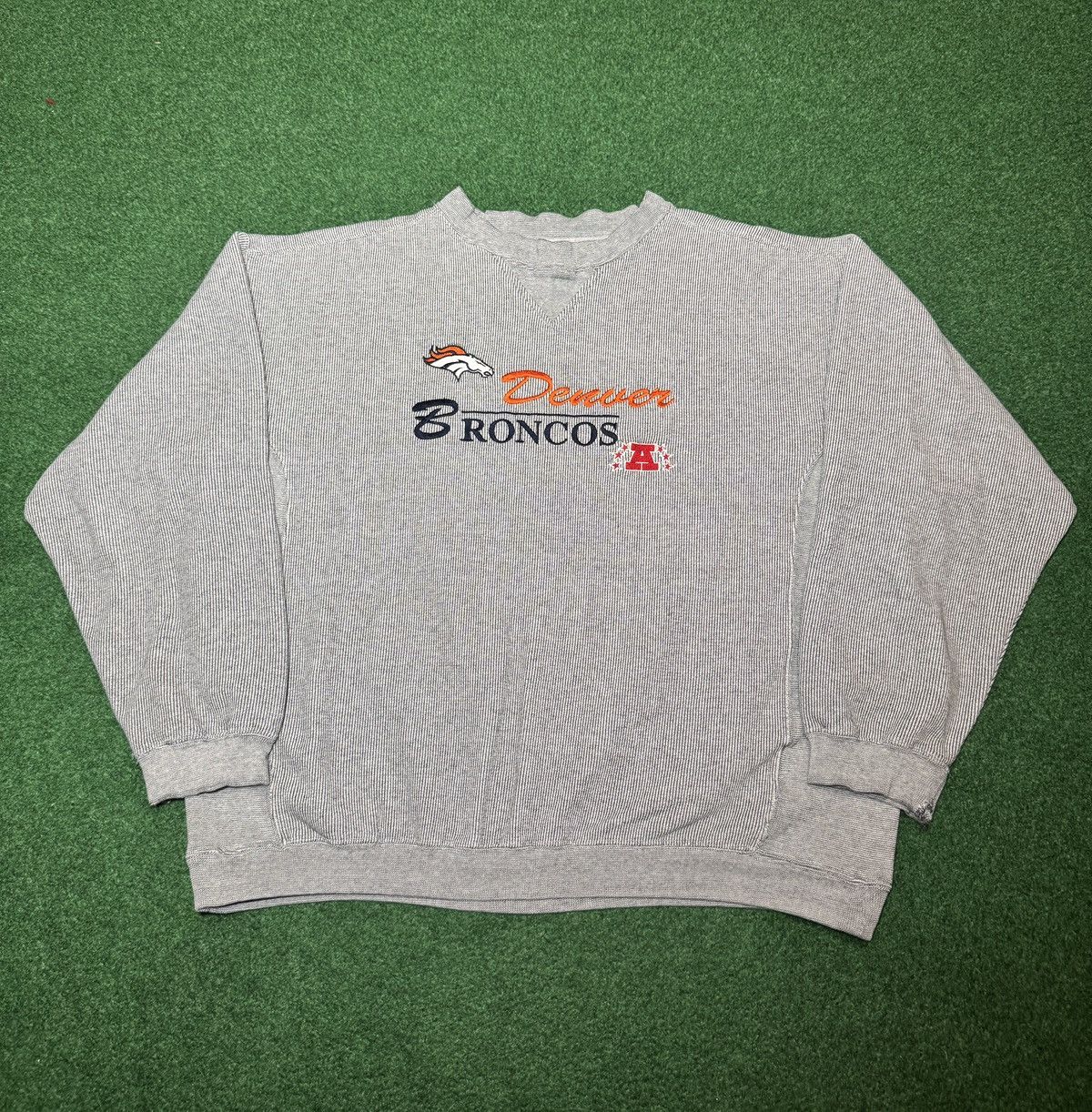Logo Athletic Denver Broncos Logo Athletic Boxy 90s NFL 25x25 Sweatshirt Size US XL / EU 56 / 4 - 1 Thumbnail