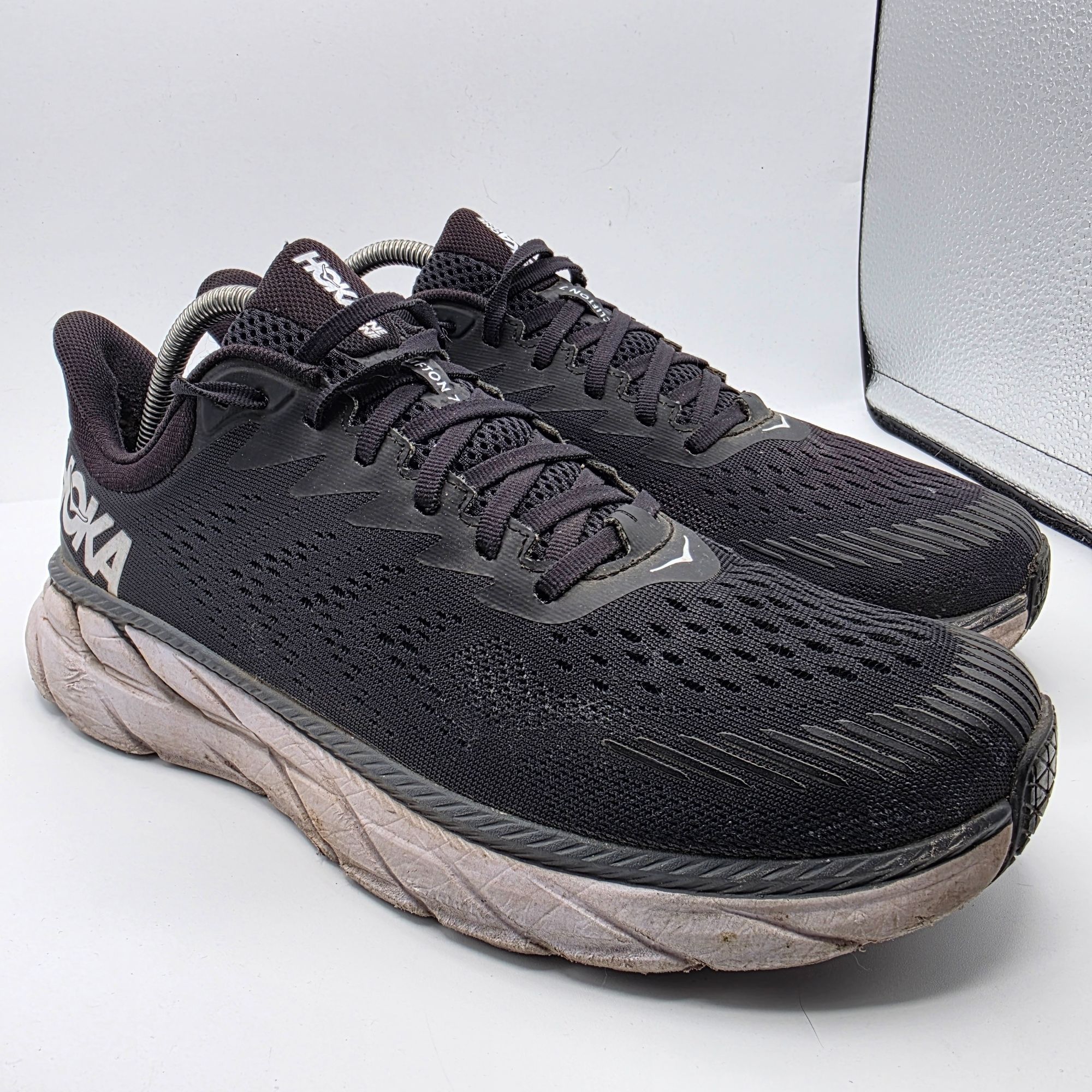 Hoka Hoka One One Clifton 7 Mens Size 10 Black White Athletic Sho Size US 10 / EU 43 - 1 Thumbnail
