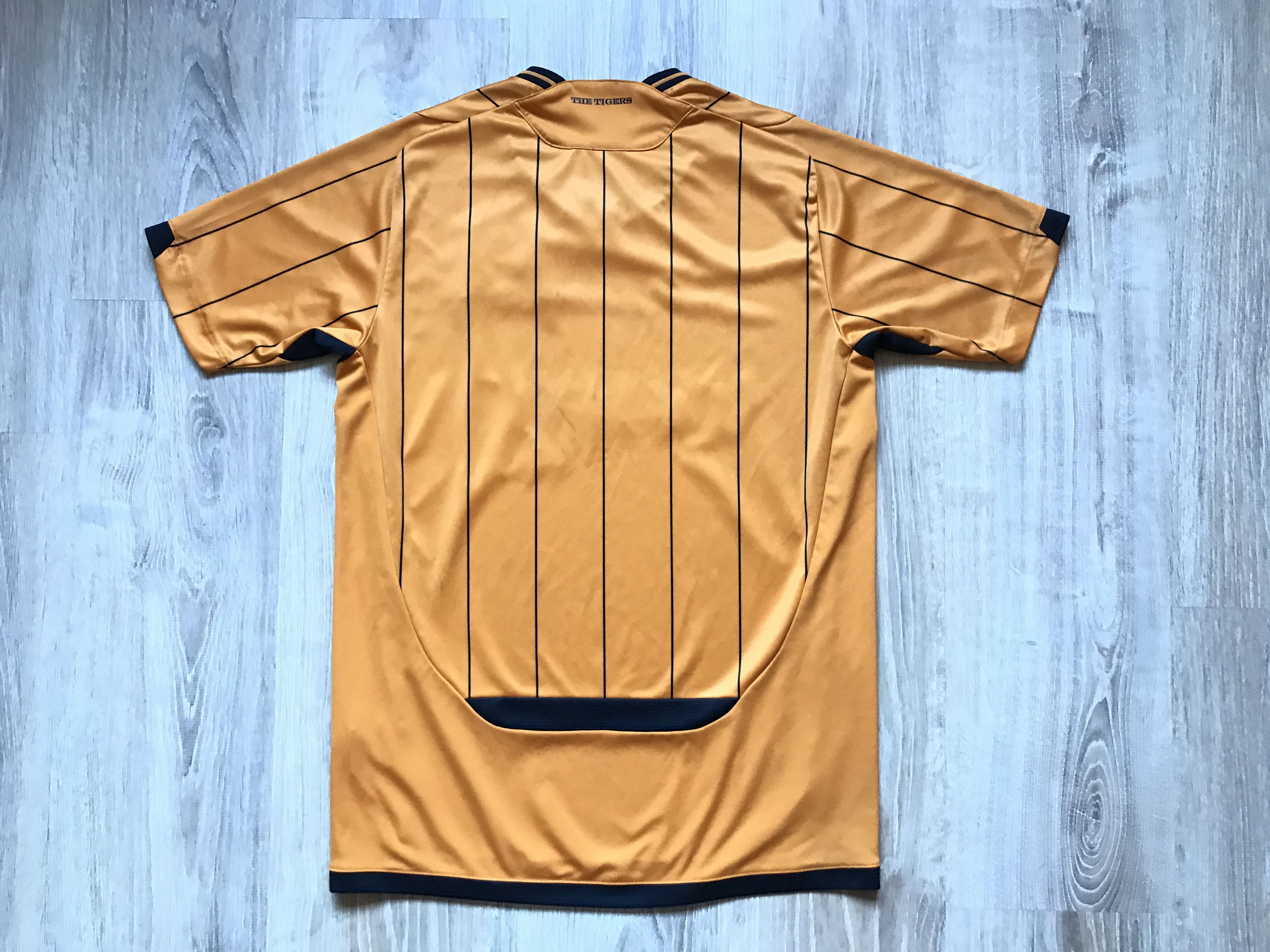 Umbro × Vintage Vintage Umbro Hull City The Tigers Home Shirt 2009-2010 Size US S / EU 44-46 / 1 - 2 Thumbnail