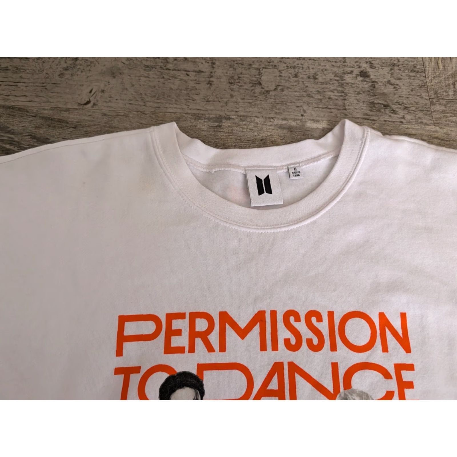 DANCER Official BTS Permission To Dance On Stage Crewneck Sweatshirt White Size XL EUC Size XL / US 12-14 / IT 48-50 - 7 Thumbnail