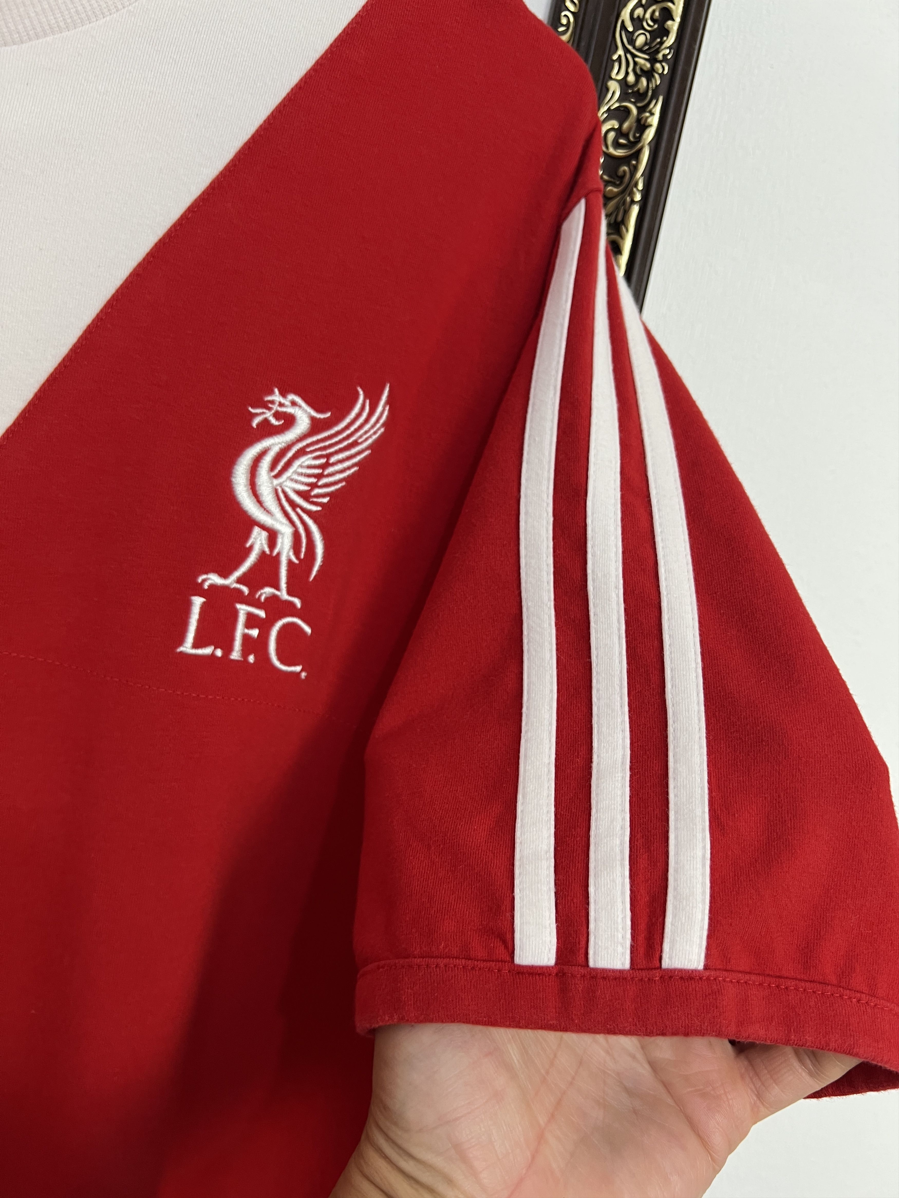Adidas Vintage Adidas Liverpool Football Train Shirt Soccer Jersey Size US L / EU 52-54 / 3 - 4 Thumbnail