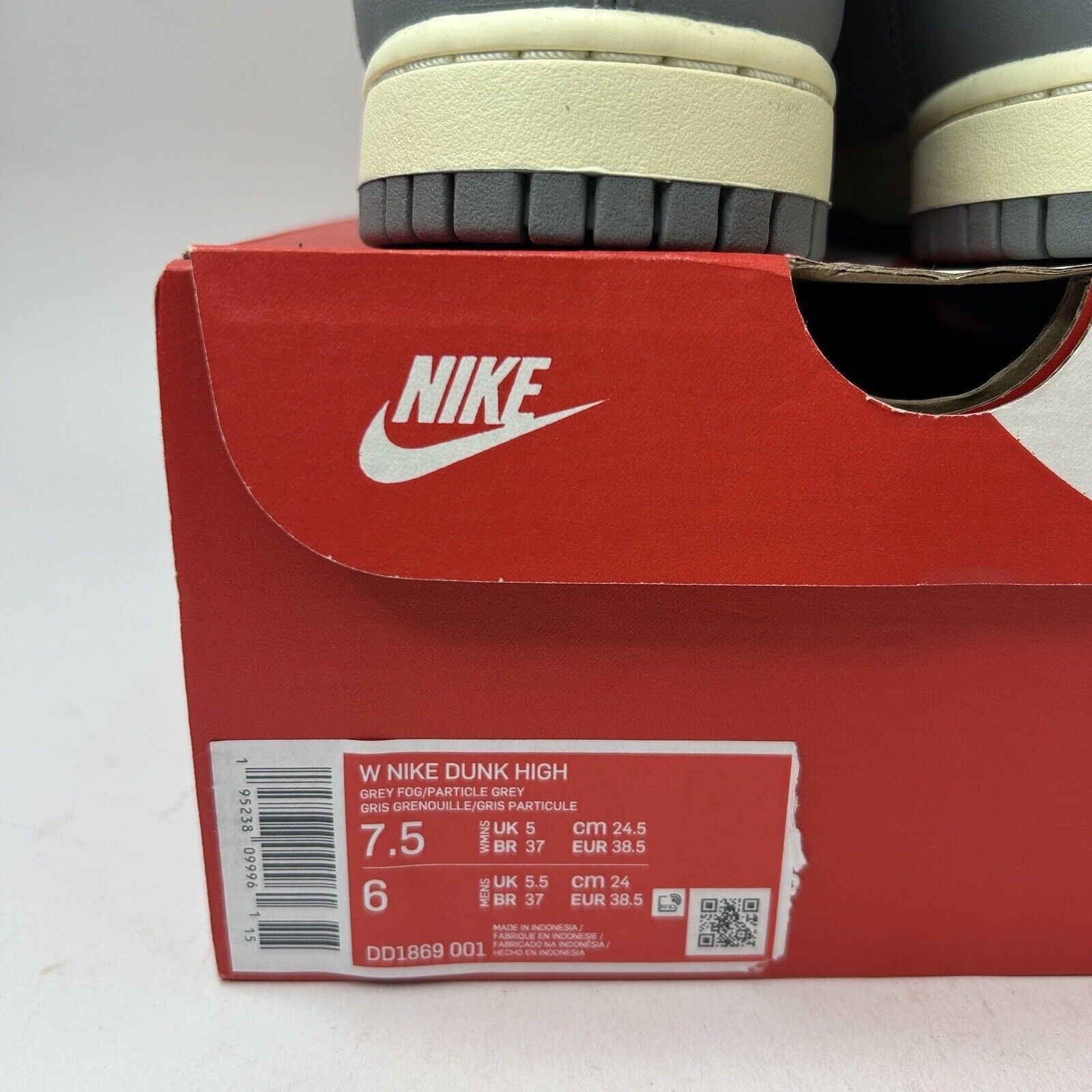 Nike Nike Dunk High WMNS “Aged Grey/Grey Sail” 2023 Size US 7.5 / IT 37.5 - 5 Thumbnail