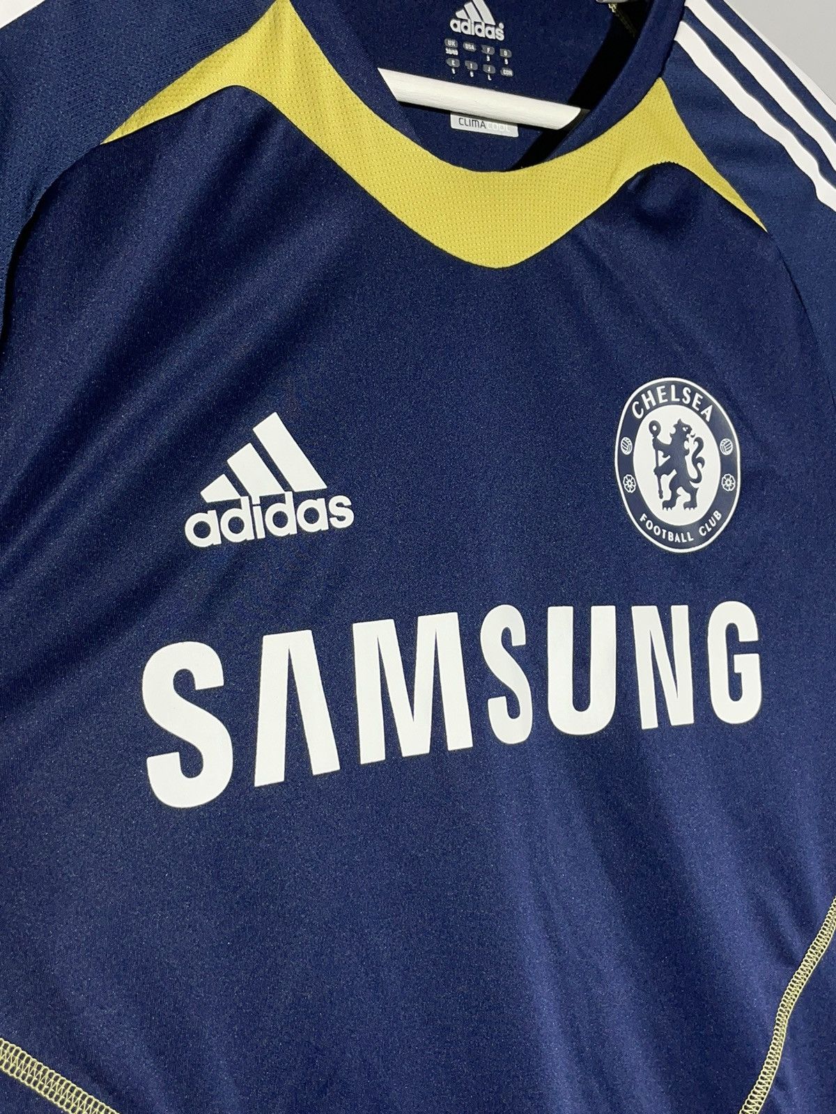Adidas × Chelsea Soccer Chelsea FC Adidas 2010/11 Training Y2k Football Shirt Size US M / EU 48-50 / 2 - 3 Thumbnail