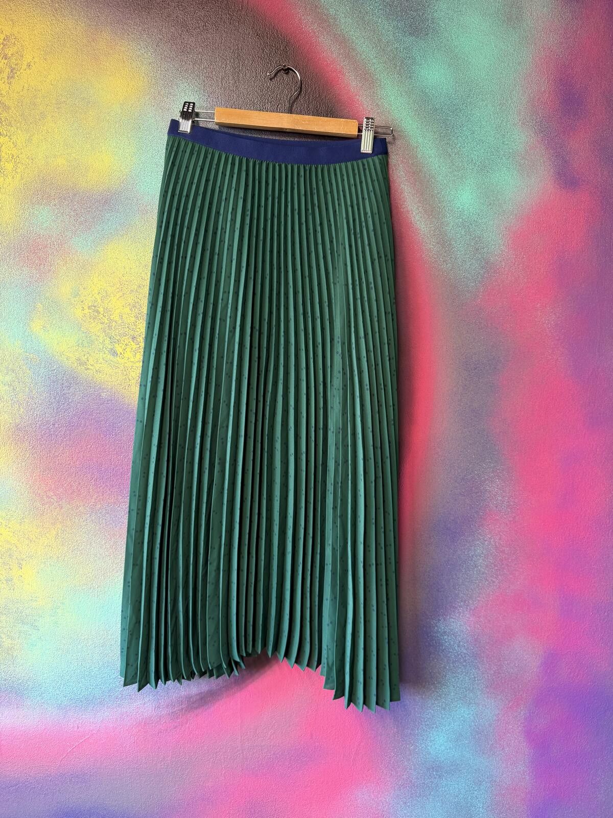 Other Uniqlo Green pleated midi skirt in size XS Size 26" / US 2 / IT 38 - 1 Thumbnail
