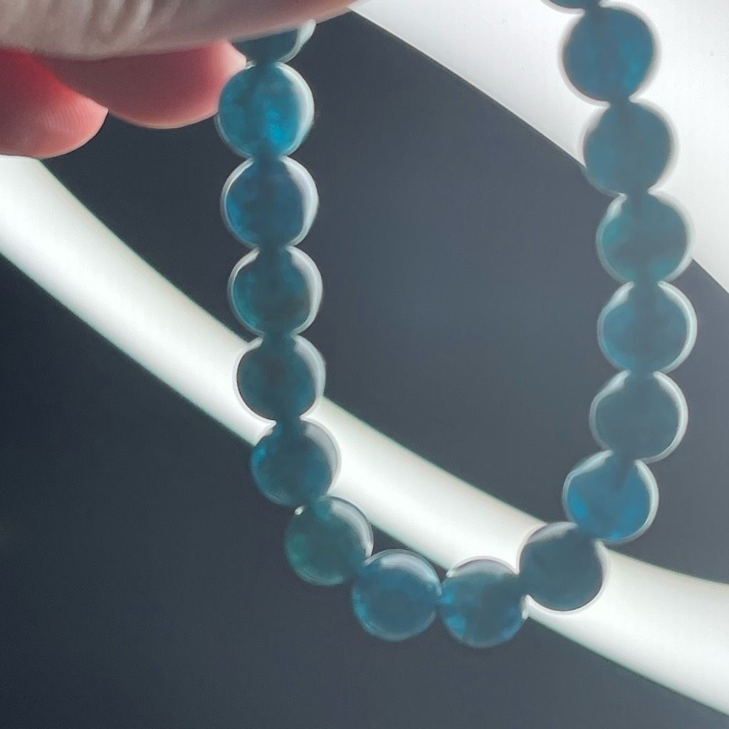 Other Apatite gemmy teal stretch beaded bracelet 7” crystal healing beads 8mm Size ONE SIZE - 9 Thumbnail