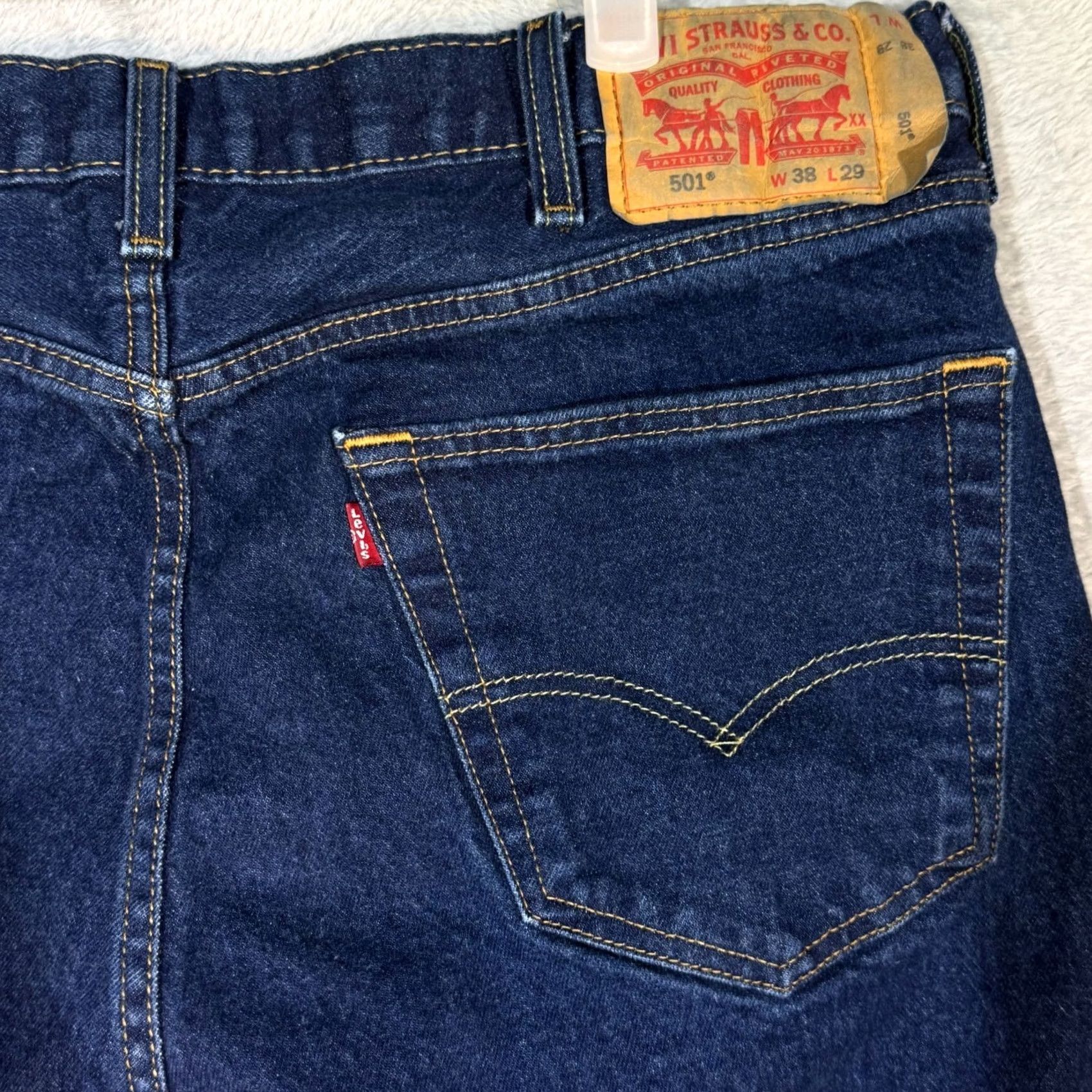 American Eagle Outfitters Levi’s 501 Jeans Men’s Blue Button Fly Straight Leg Denim 34 x 29 Regular Rise Mid 90s USA Cowboy Horse Pattern Size US 34 / EU 50 - 7 Thumbnail
