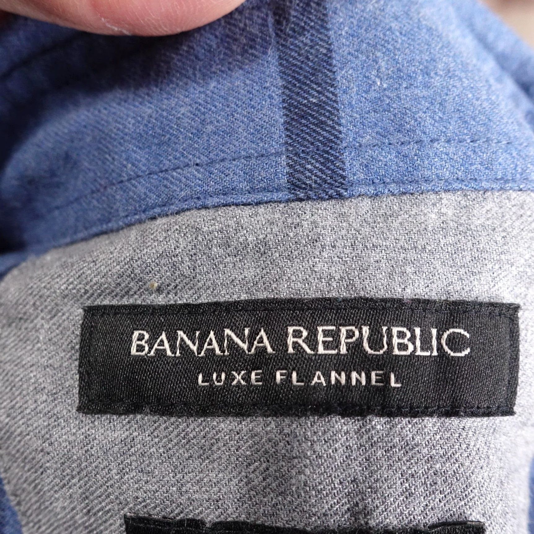 Banana Republic Banana Republic Camden Fit Luxe Flannel Shirt Mens L Blue Plaid Button-Up Size US L / EU 52-54 / 3 - 6 Thumbnail