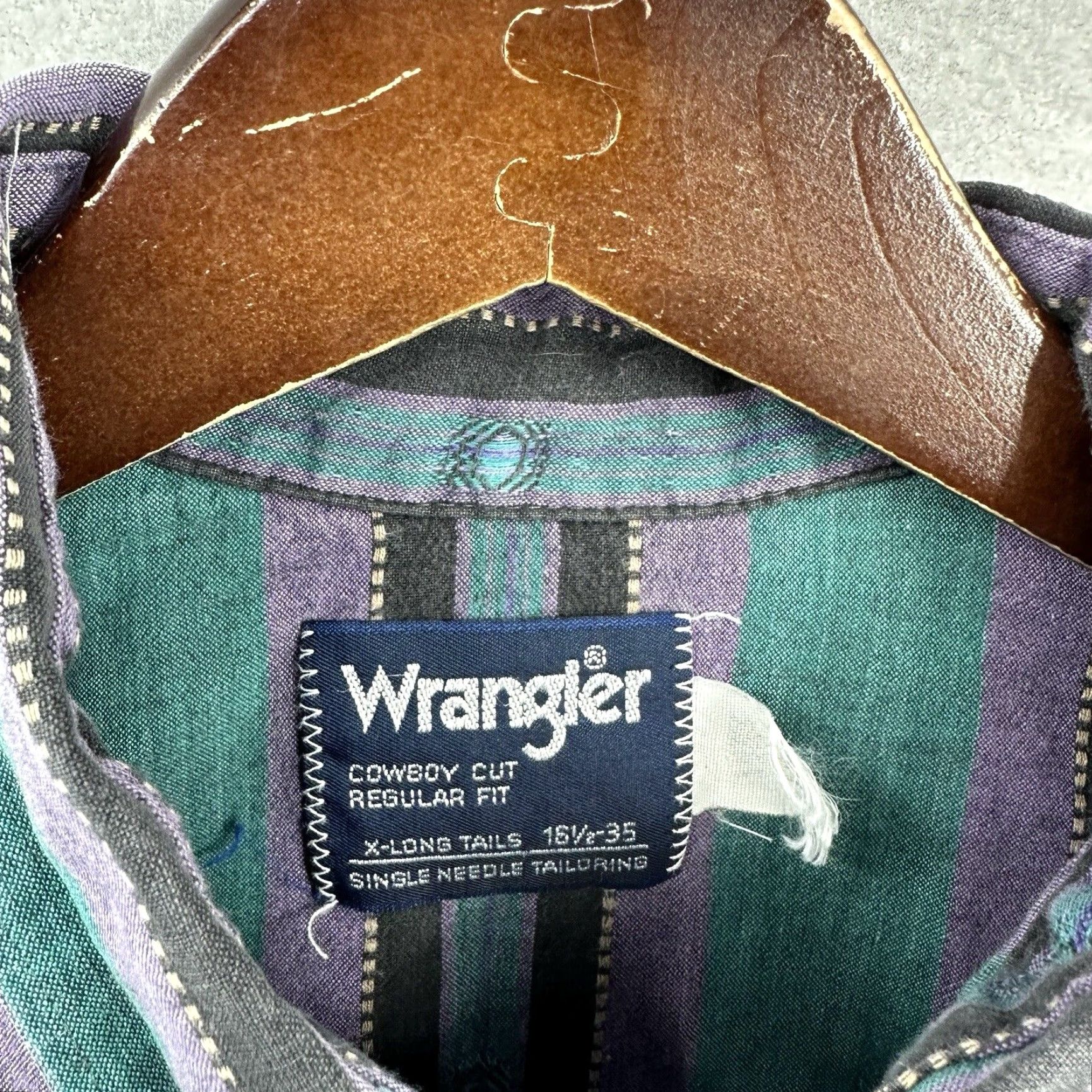 Wrangler Vintage Wrangler Cowboy Shirt Men Size 16.5 Purple Geometric Long Sleeve Button-Up 90s Casual Size US L / EU 52-54 / 3 - 5 Thumbnail