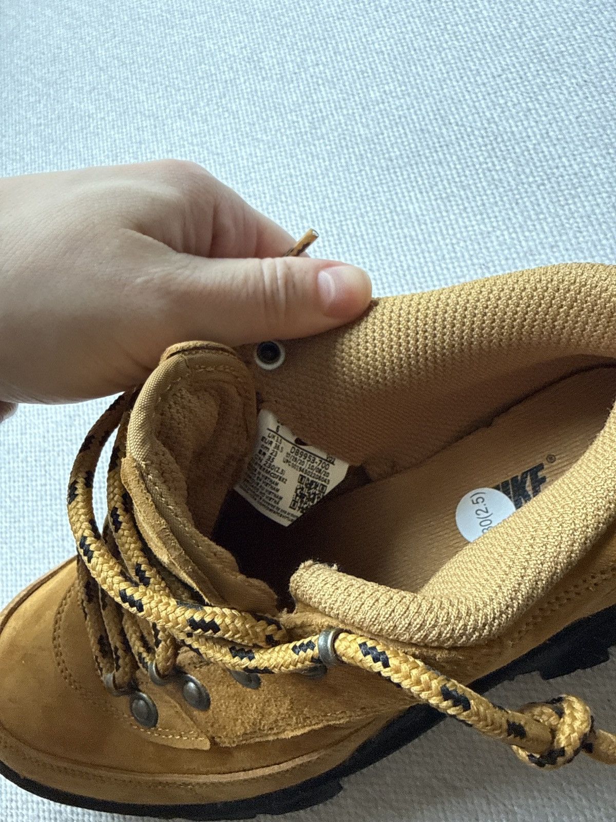 Nike Nike Womens Lahar Low Wheat Size US 6 / IT 36 - 6 Thumbnail