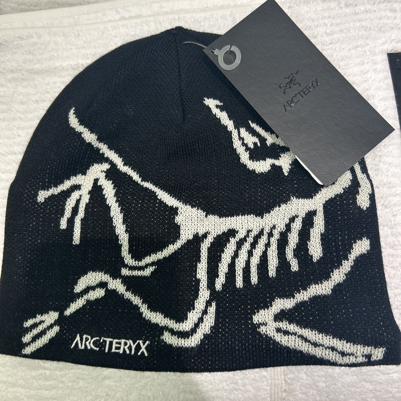 Arc'Teryx Arcteryx black/white skeleton beanie | Grailed