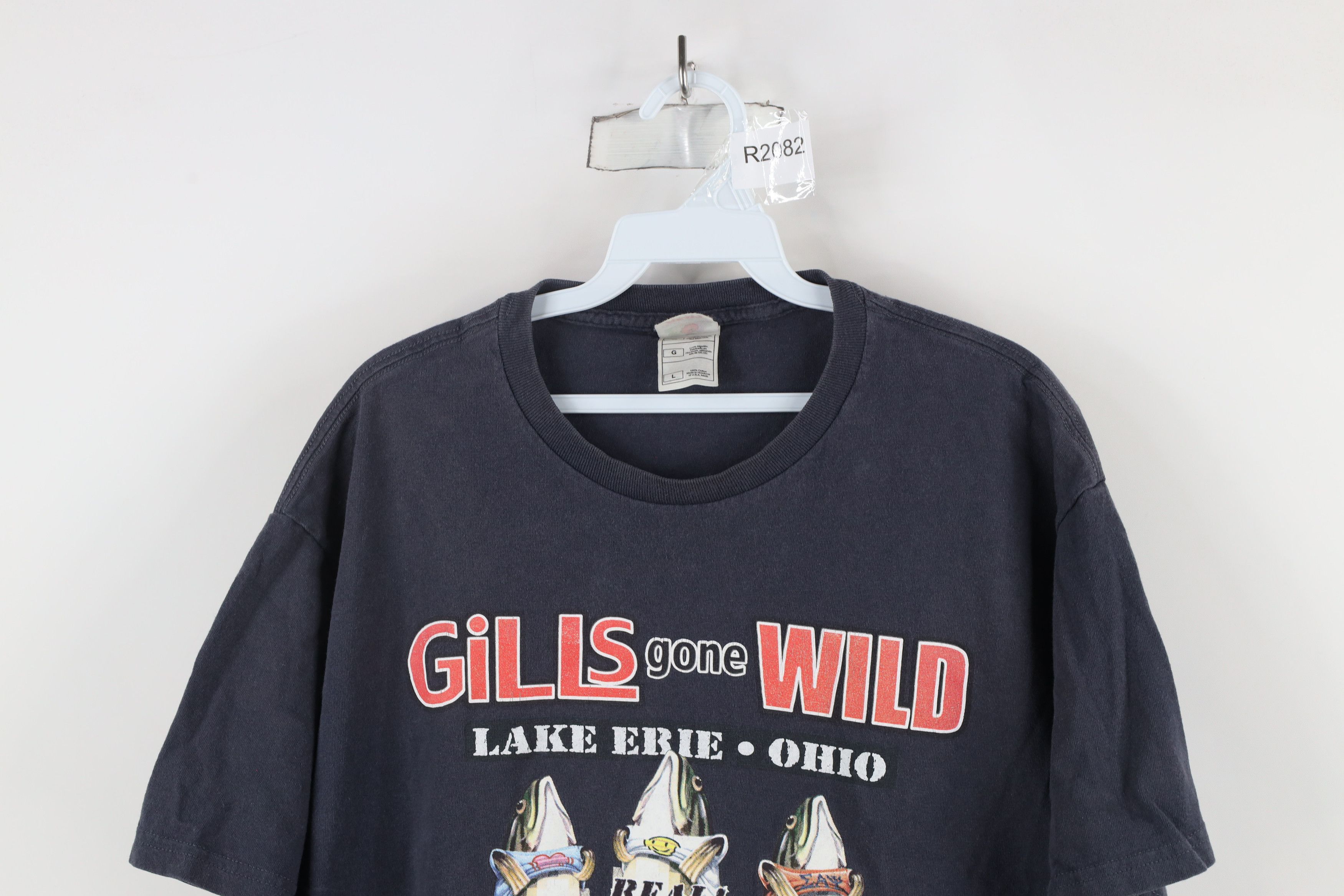Vintage Vintage Y2K Streetwear Out Gills Gone Wild Fishing T-Shirt Size US L / EU 52-54 / 3 - 2 Thumbnail