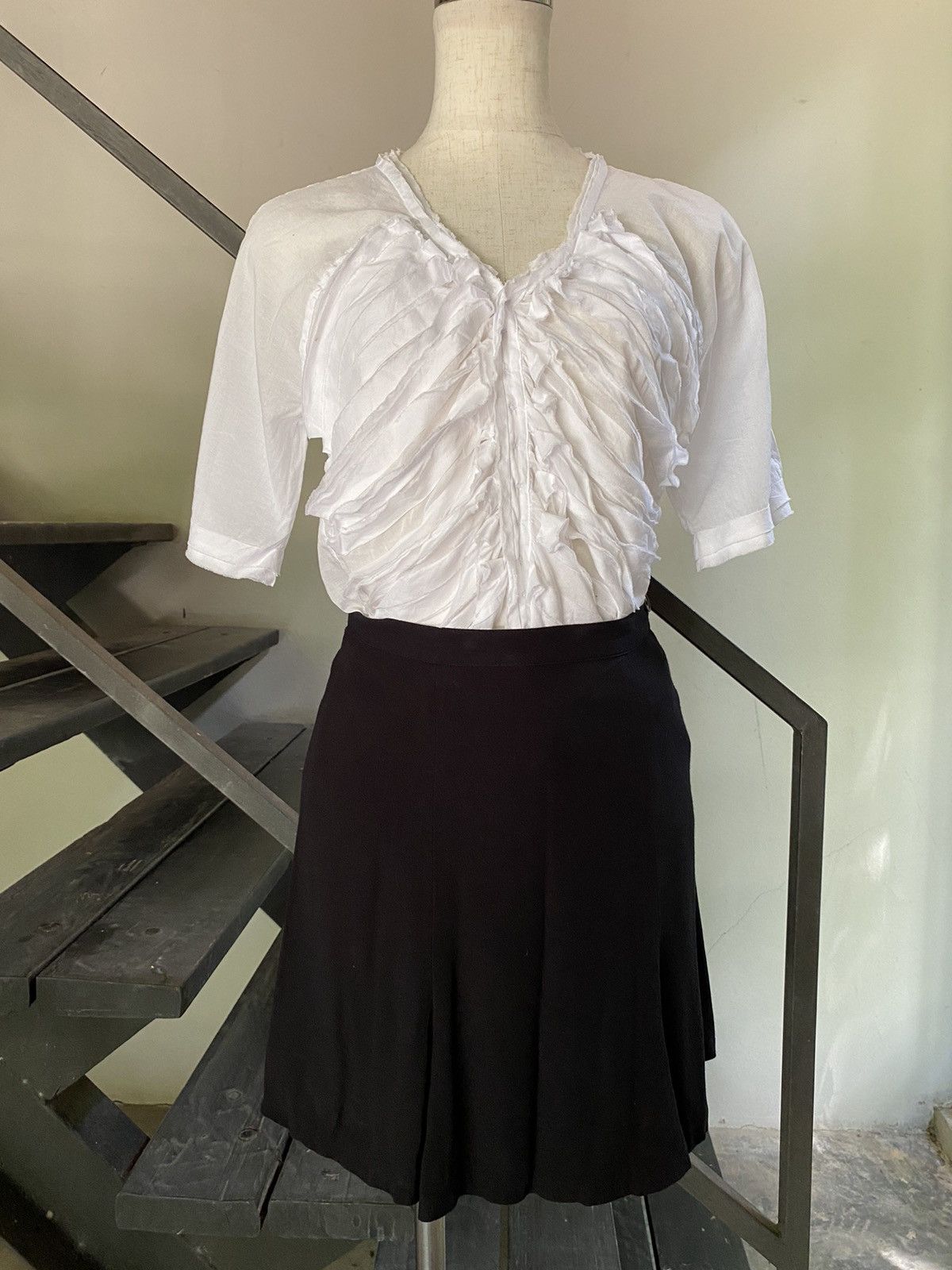 Zucca ZUCCA White pleated V-neck shirt Size M / US 6-8 / IT 42-44 - 21 Thumbnail