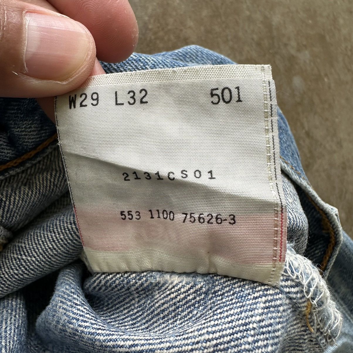 Levi's Vintage Levi’s 501 Distressed Denim Faded Jean Pant W28 Size US 28 / EU 44 - 9 Thumbnail