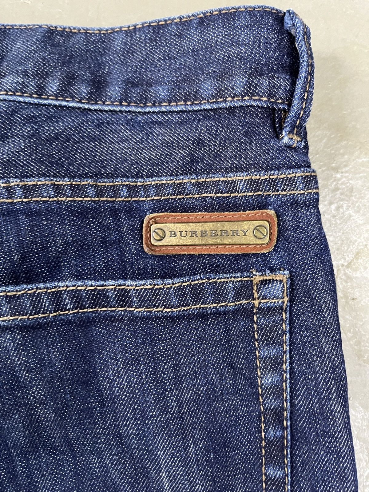 Burberry Burberry BRIT Non Selvedge Indigo Denim Straight Cut Jeans Size US 32 / EU 48 - 15 Thumbnail