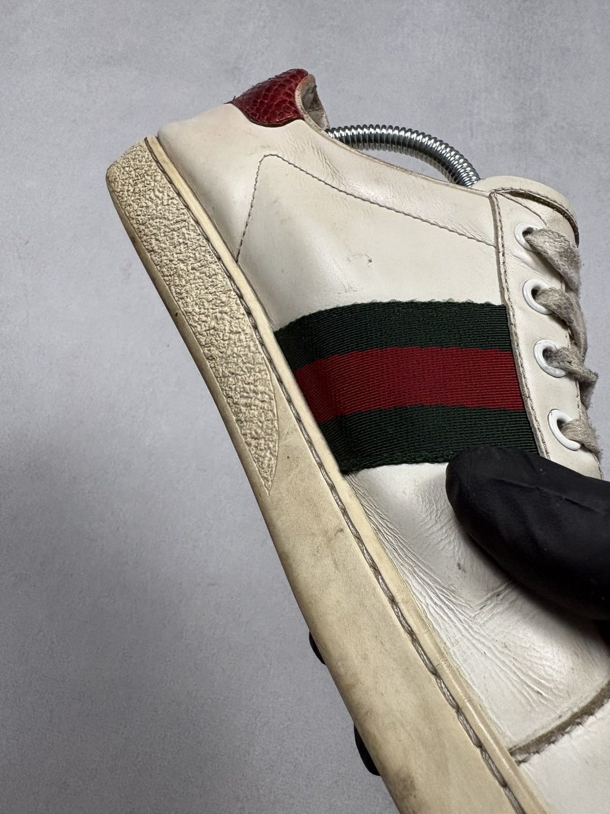 Gucci Gucci Ace Bee Leather Sneaker Embroidered Distressed Vintage Size US 7.5 / IT 37.5 - 8 Thumbnail