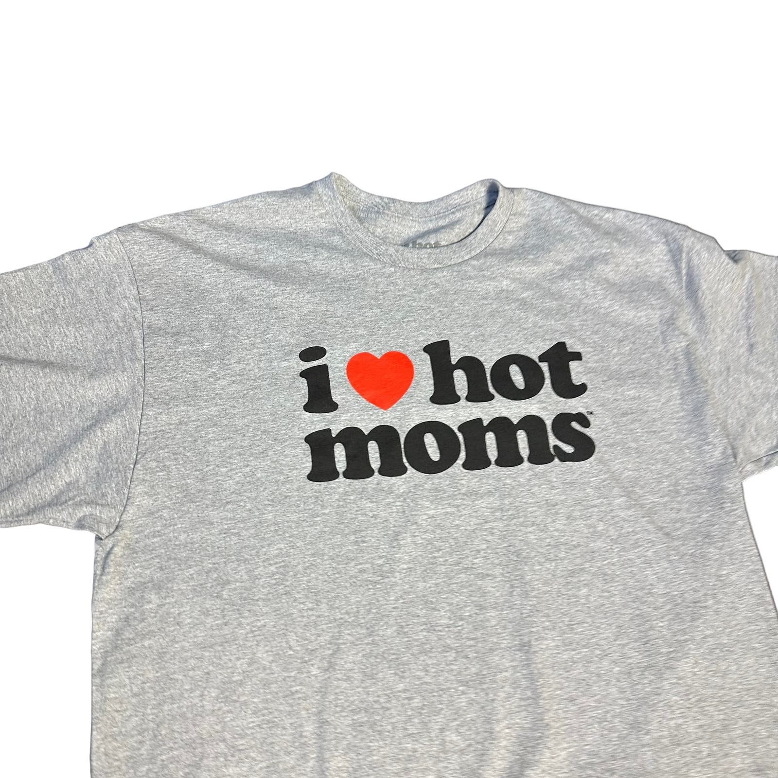 Vintage I LOVE HOT MOMS gray Tee Shirt Mens XL | Grailed