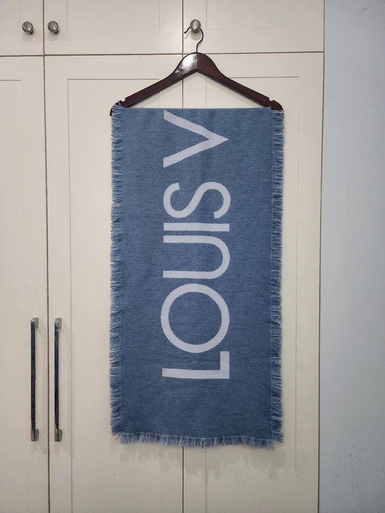 Louis Vuitton Louis Vuitton Blue Logo Scarf-dmc Size ONE SIZE - 1 Thumbnail