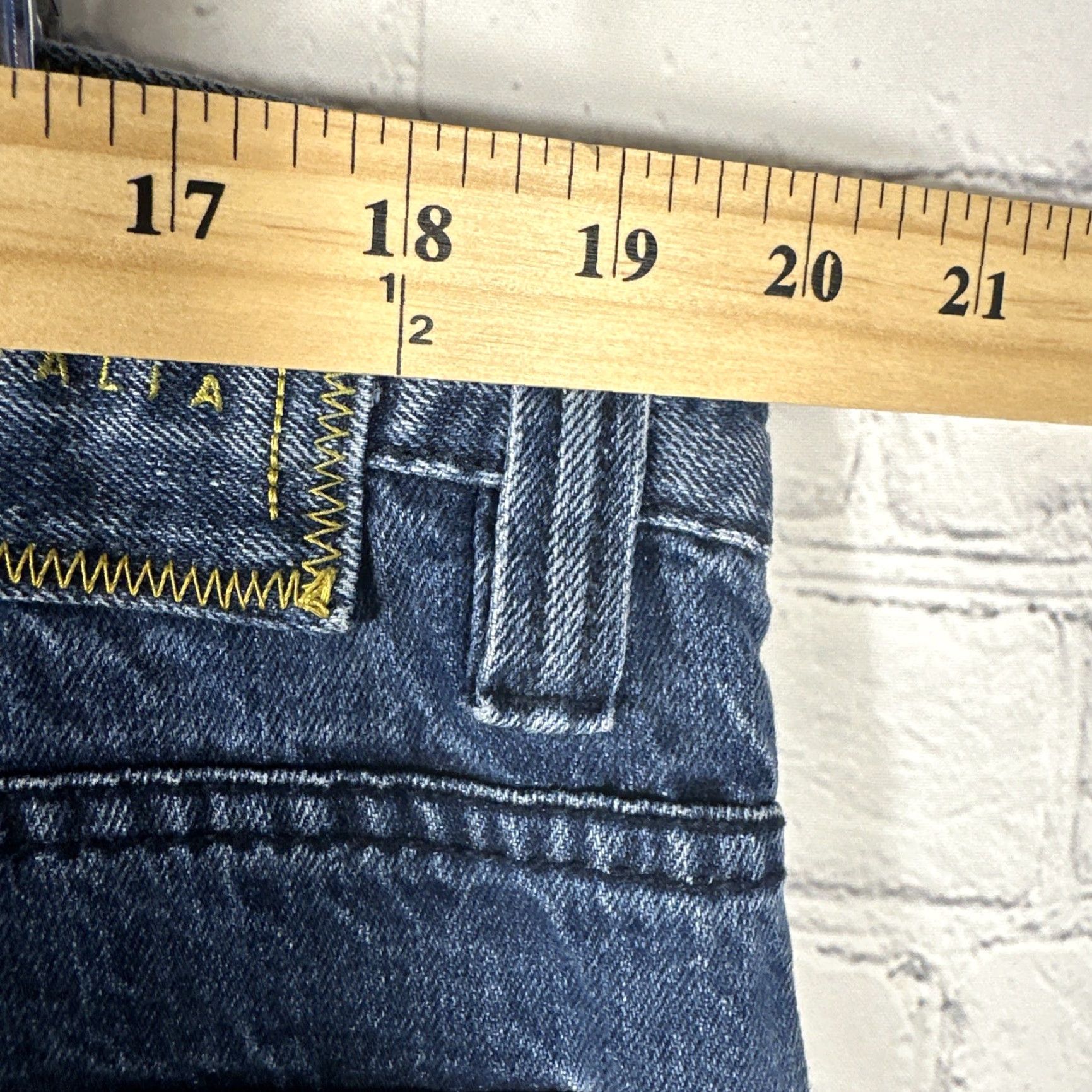 Coogi VINTAGE COOGI Jeans Baggy 40x34 Men Denim Blue 90s Hip Hop Embroidered Pockets Flap Wide-Leg 34" Inseam Size US 40 / EU 56 - 4 Thumbnail