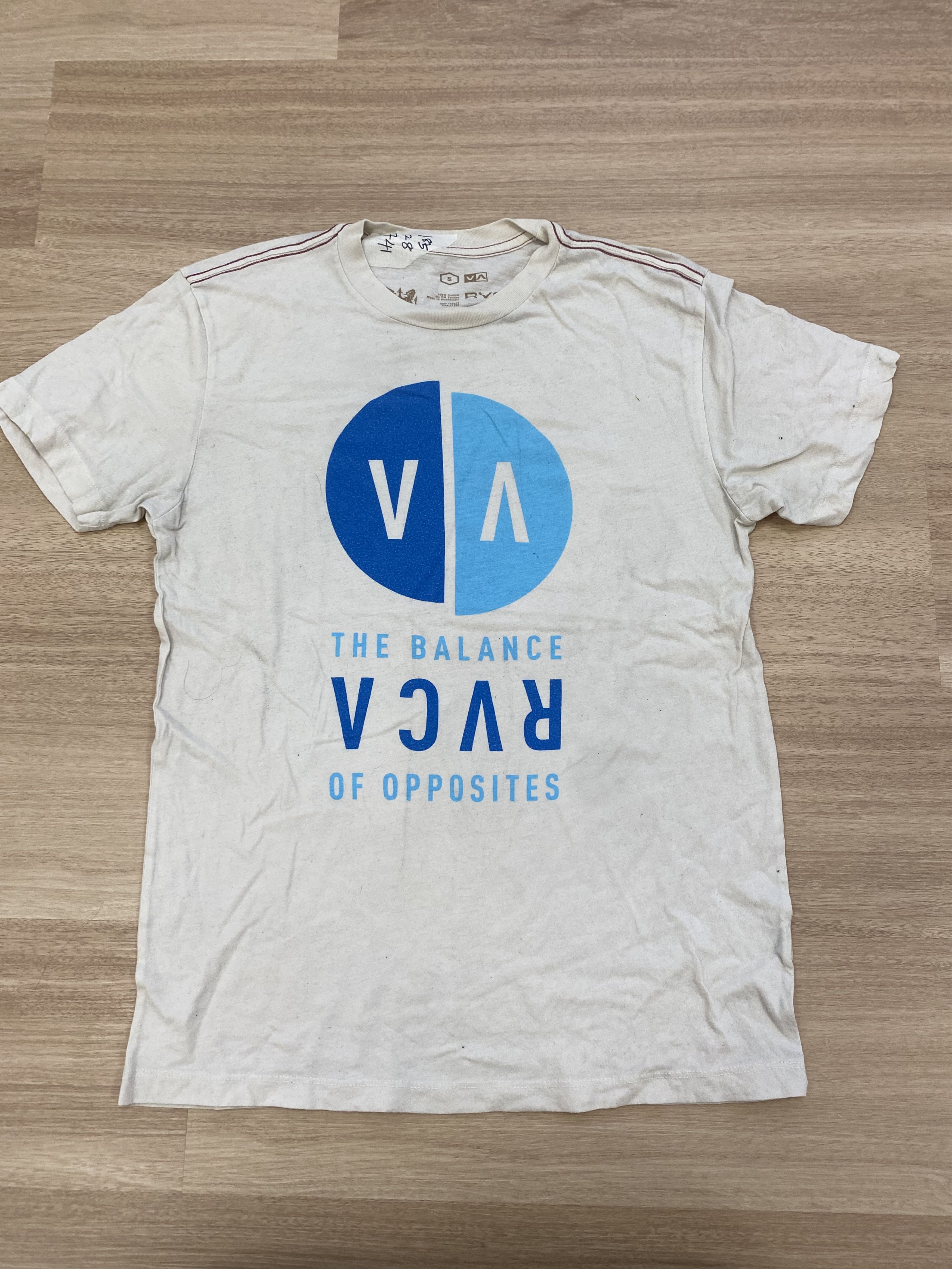 RVCA rvca big logo size S Size US S / EU 44-46 / 1 - 1 Thumbnail