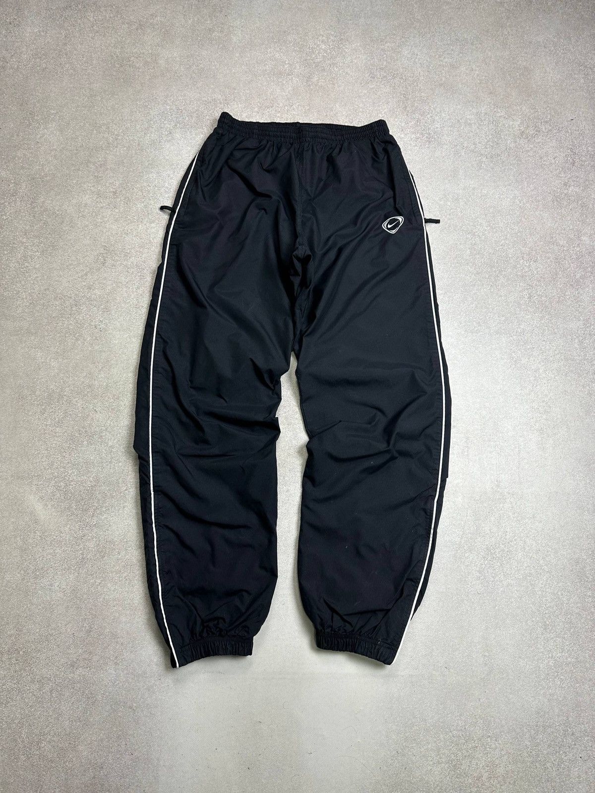 Nike Vintage Nike Tn Skepta Style Y2K Baggy Nylon Tracksuit L Size US L / EU 52-54 / 3 - 10 Thumbnail