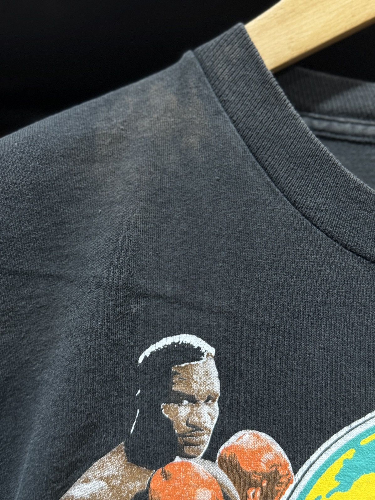 UFC × Vintage × WWF Vintage 90s Boxing Holyfield Vs Roreman Sun Faded Tee Size US M / EU 48-50 / 2 - 3 Thumbnail