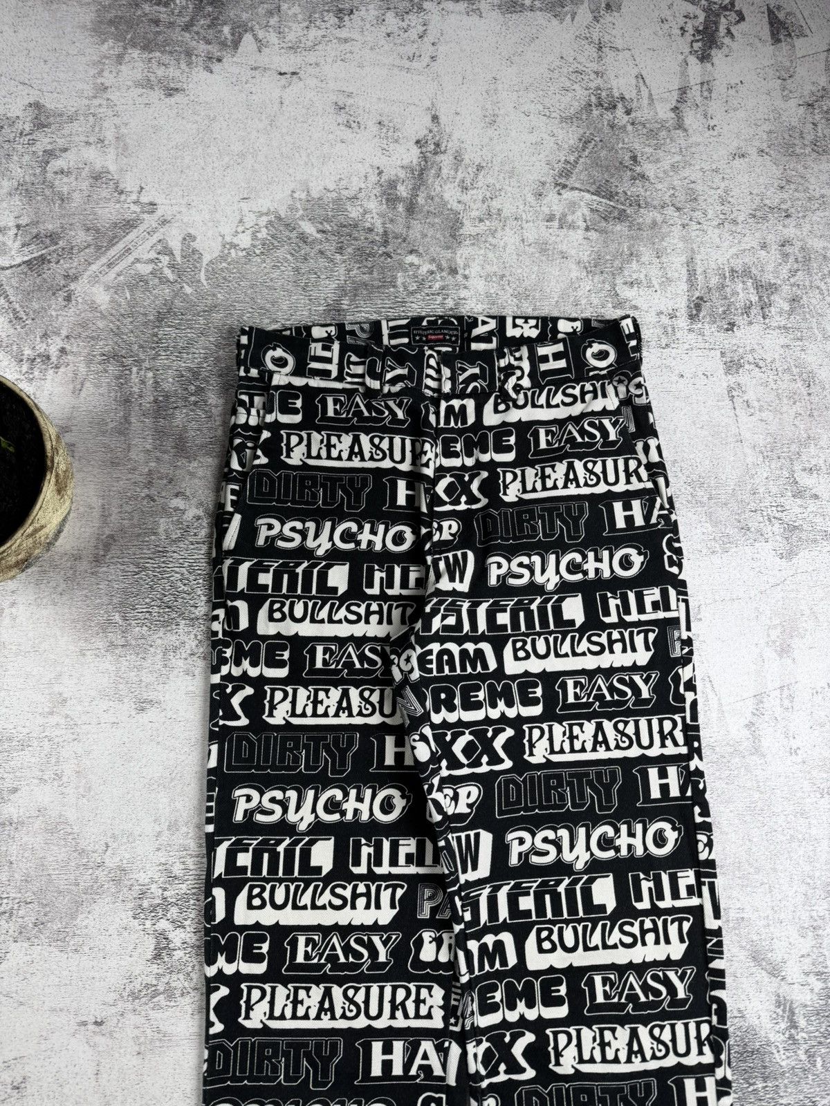 Hysteric Glamour × Supreme HYSTERIC GLAMOUR X SUPREME Text Work Black Monogram Straight Trousers Pants Size US 30 / EU 46 - 14 Thumbnail