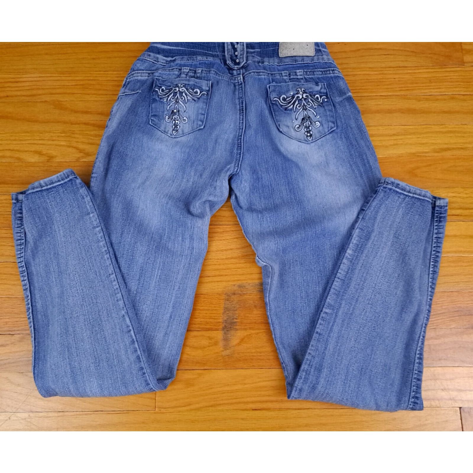 Vintage Silver Diva Jeans Women Size 9 Blue Embroidered Straight 25-26inch waist 30inch inseam Size 30" / US 8 / IT 44 - 7 Thumbnail