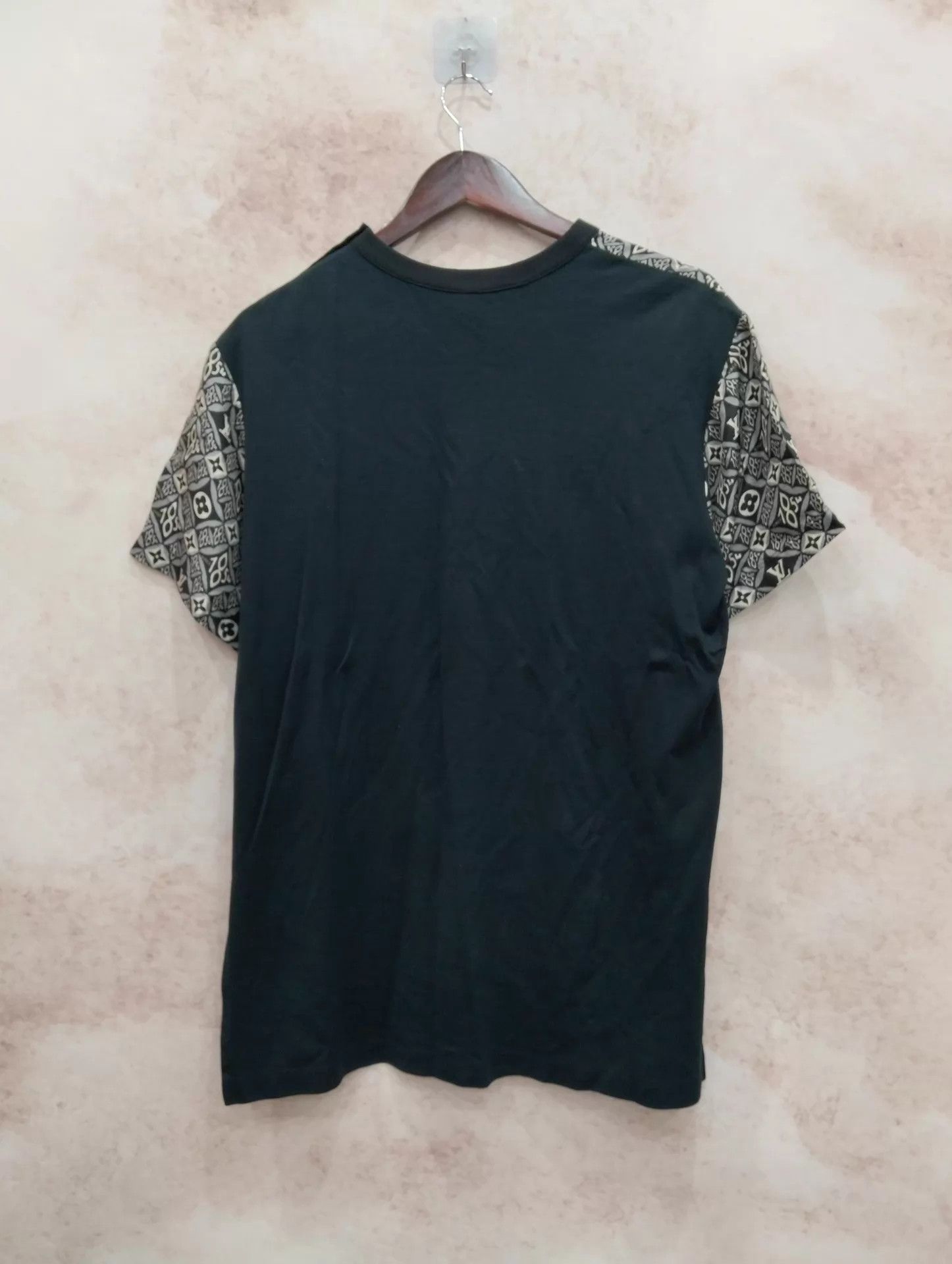 Louis Vuitton LV Printed Mixed Fabric Short Sleeve Tee M 95 New Size US M / EU 48-50 / 2 - 2 Thumbnail