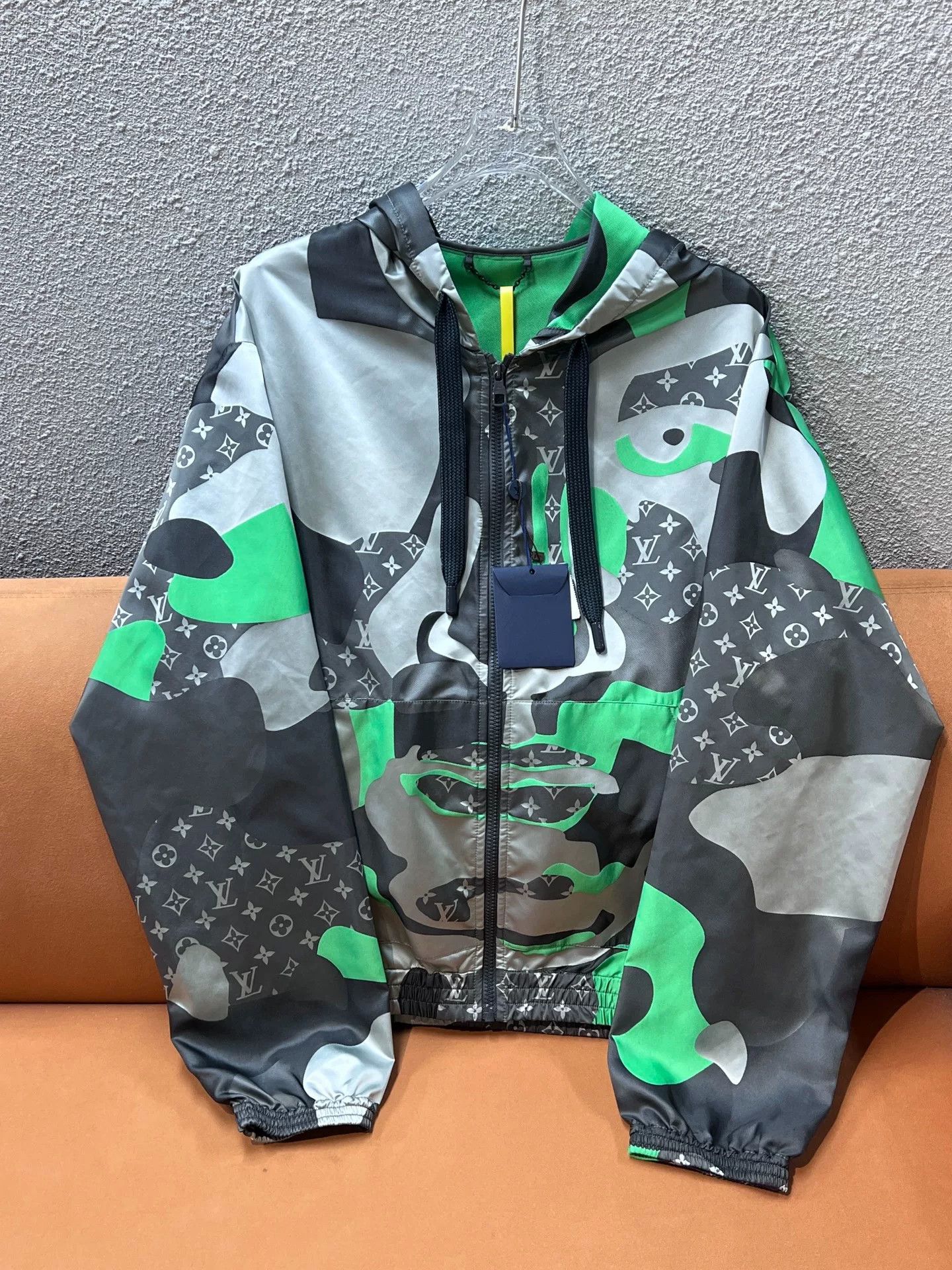 Louis Vuitton Louis Vuitton FW23 Colorblock Figure Hooded Sweatshirt Size US L / EU 52-54 / 3 - 1 Thumbnail