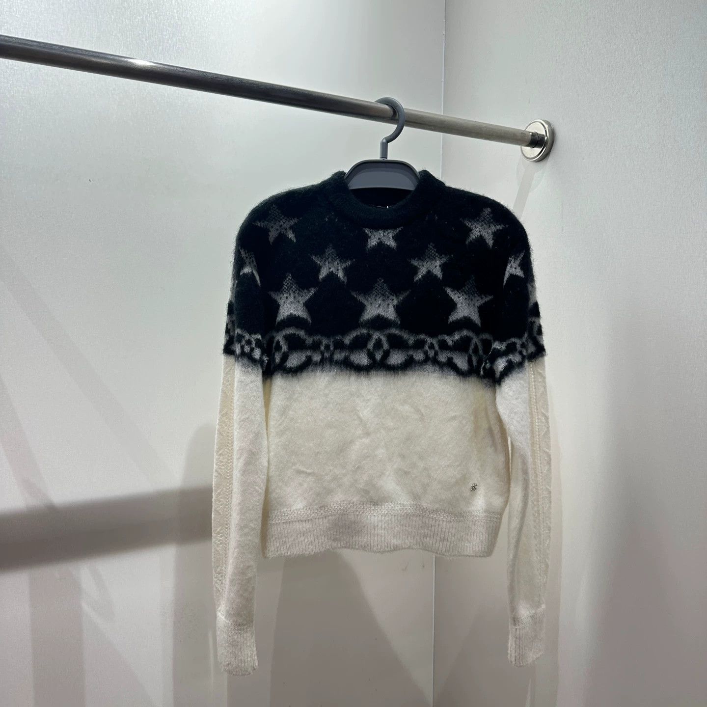 Chanel black white star logo cashmere sweater 36