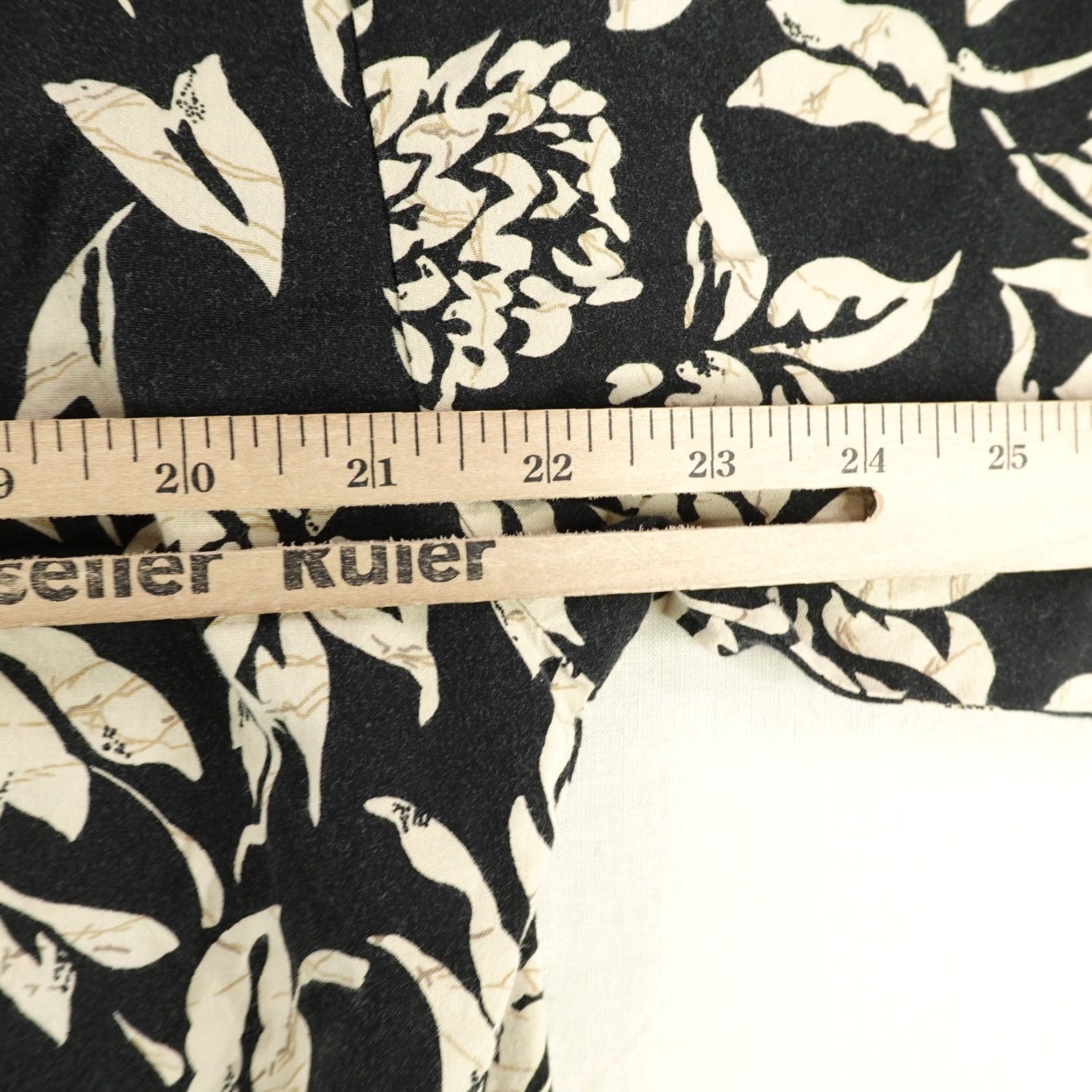 Tori Richard VINTAGE Tori Richard Men’s Short Sleeve Collared Button-Up Shirt Adult Medium Black Floral Hawaiian Tropical Beach 90s Size US M / EU 48-50 / 2 - 7 Thumbnail