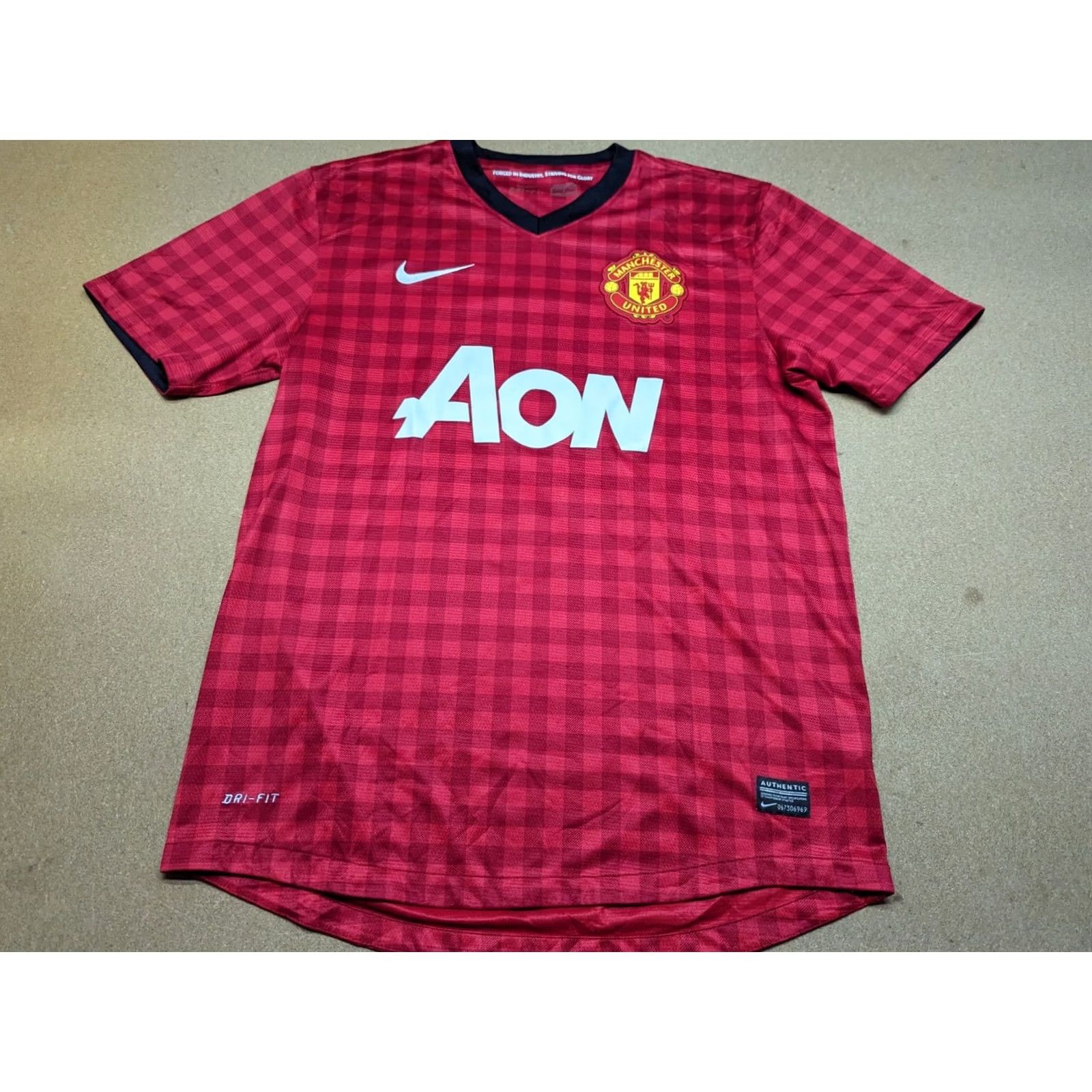 Nike Nike Manchester United Jersey Shirt Men M Red Phil Jones #4 Home 2012 2013 Size US M / EU 48-50 / 2 - 2 Thumbnail
