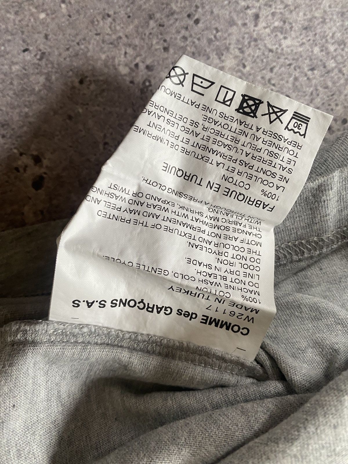 Comme des Garcons × Japanese Brand × Vintage Vintage Comme des Garcons Small Back Logo T-Shirt Size US M / EU 48-50 / 2 - 5 Thumbnail