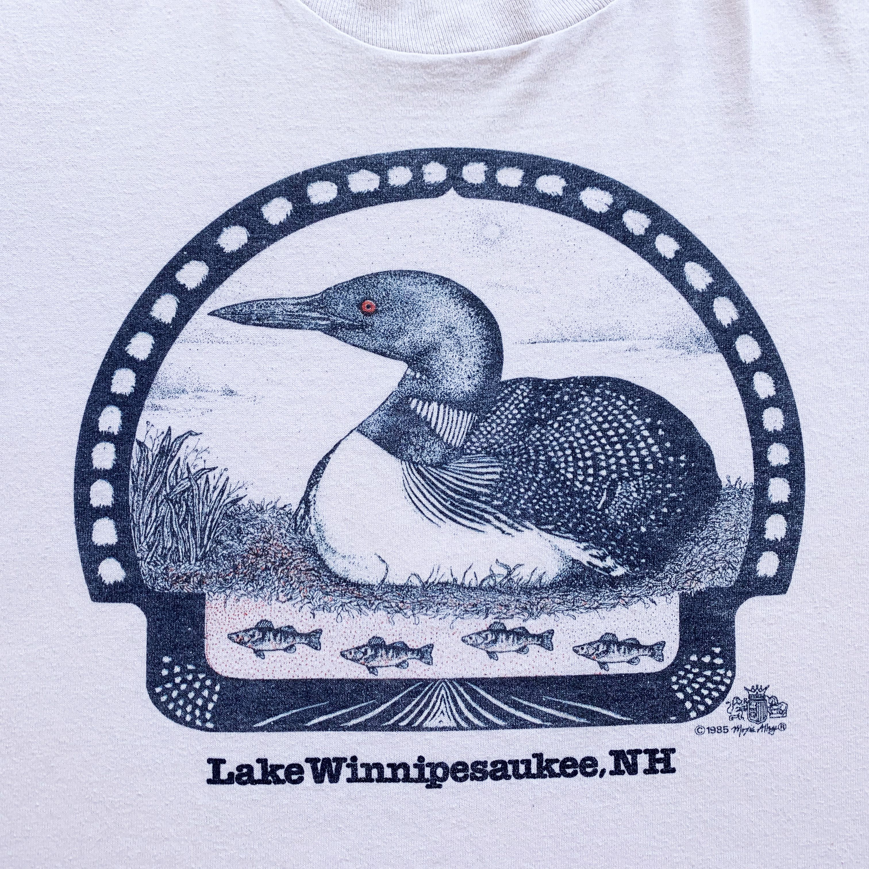 Vintage 1985 LAKE WINNIPESAUKEE T shirt Single stitch Tee USA Made Size US M / EU 48-50 / 2 - 4 Thumbnail