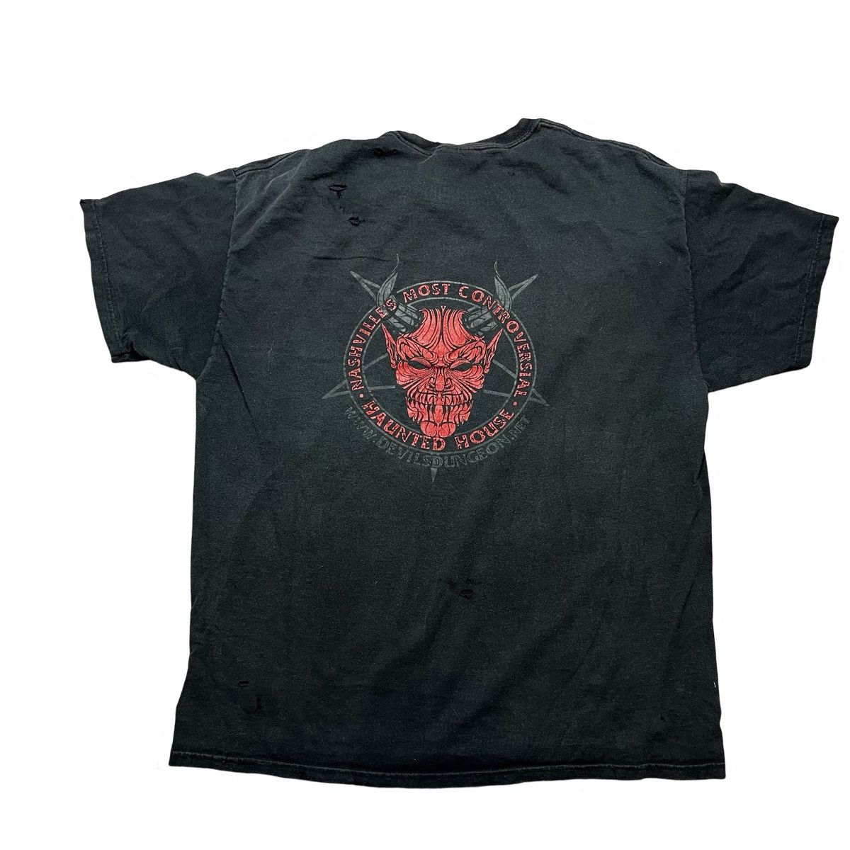 Vintage vintage devils dungeon haunted house tshirt Size US XL / EU 56 / 4 - 5 Thumbnail
