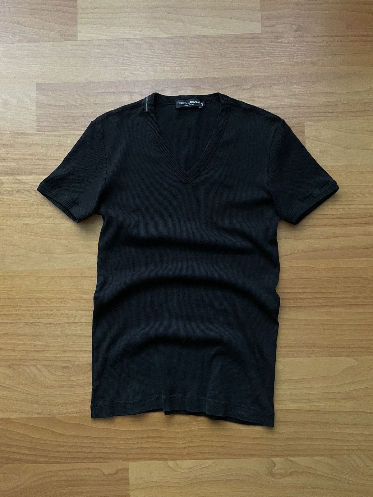 Dolce & outlet Gabbana V-neck T-shirt Size Medium