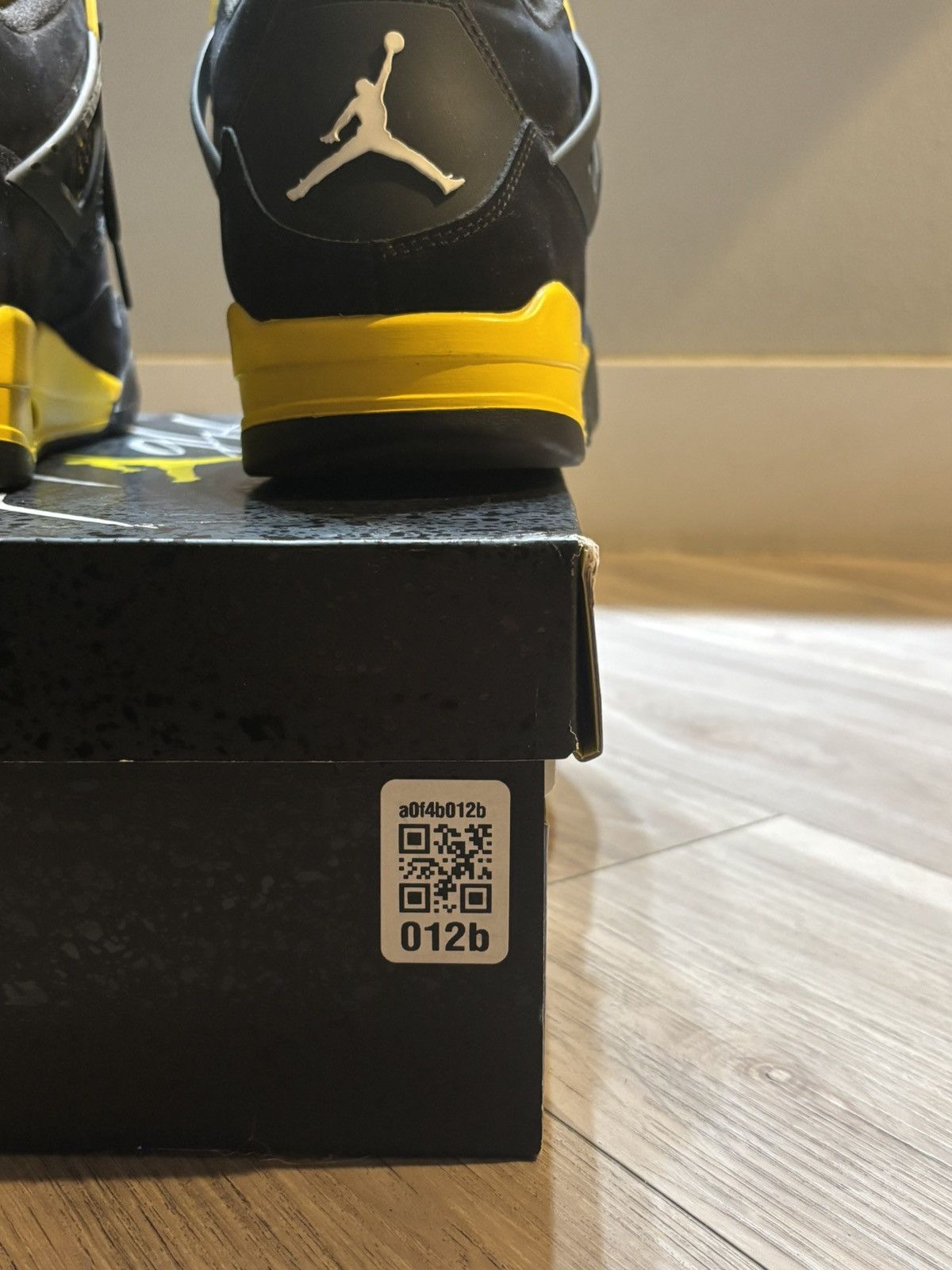 Nike Jordan 4 yellow thunder Size US 11 / EU 44 - 5 Thumbnail