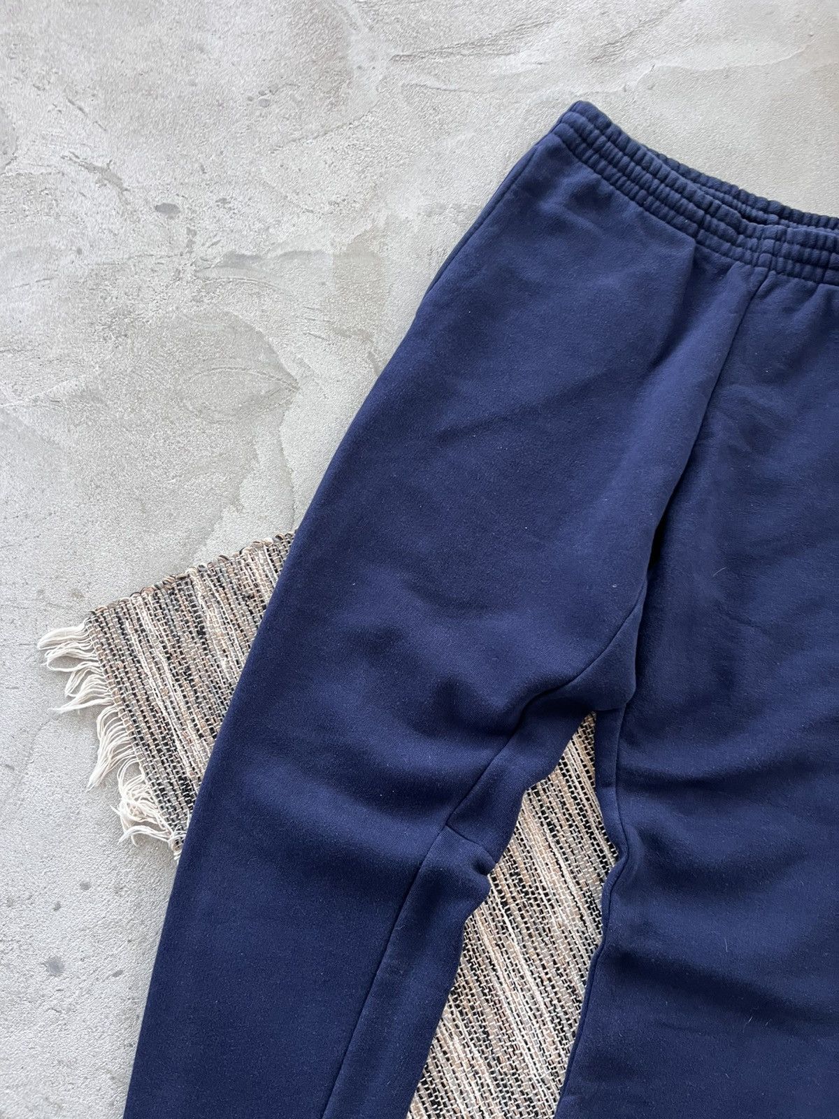 Lacoste Vintage Lacoste Navy Minimalistic Sweatpants Y2K Track Pants Size US 32 / EU 48 - 5 Thumbnail
