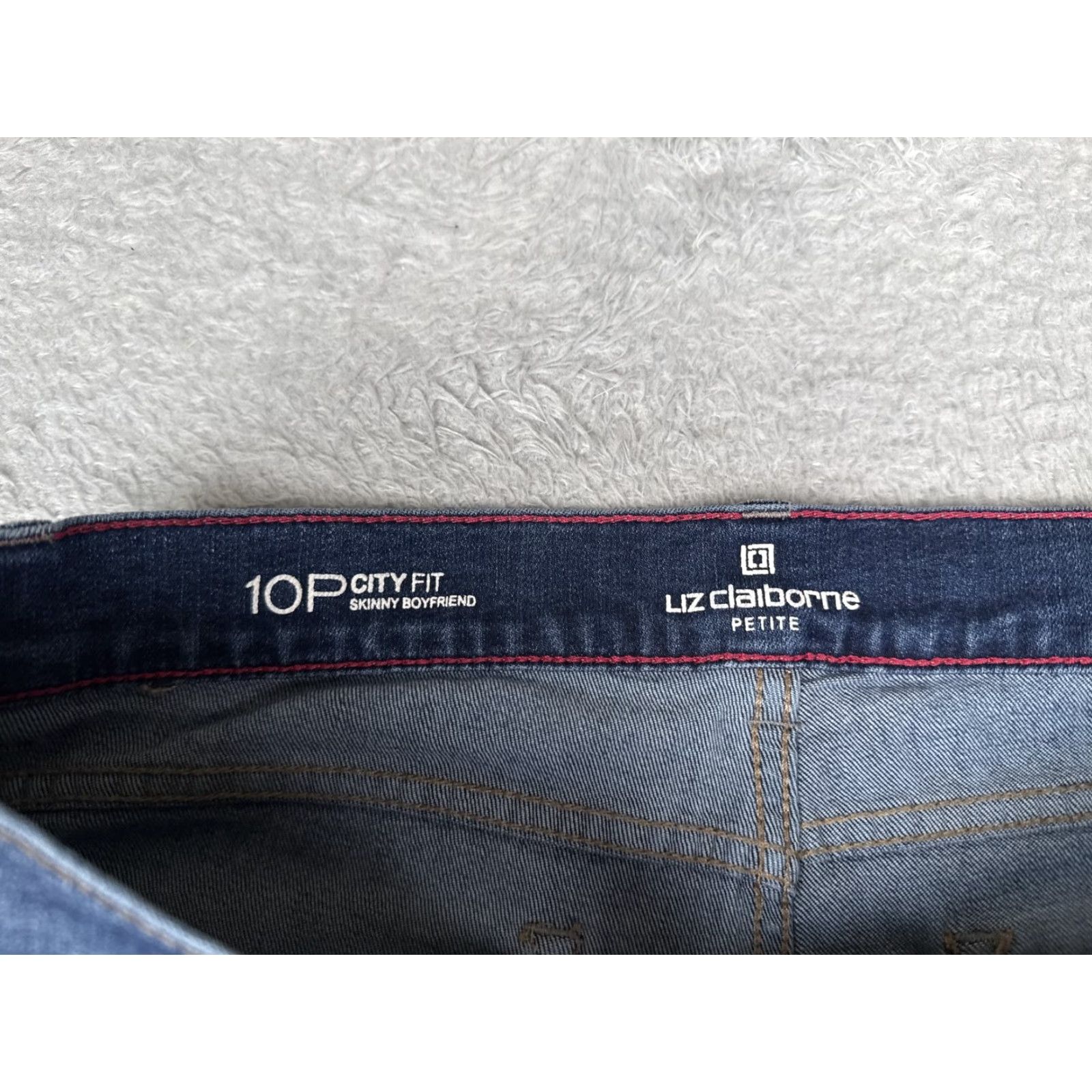 Liz Claiborne Liz Claiborne Capri Jeans Womens 10P Blue Med Wash Mid Rise Denim 32x19 Size 32" / US 10 / IT 46 - 6 Thumbnail