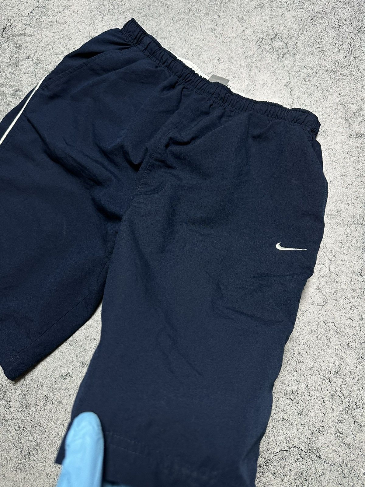 Vintage Vintage Nike Nylon Shorts Size M-L Y2K Swoosh Size US 32 / EU 48 - 8 Thumbnail