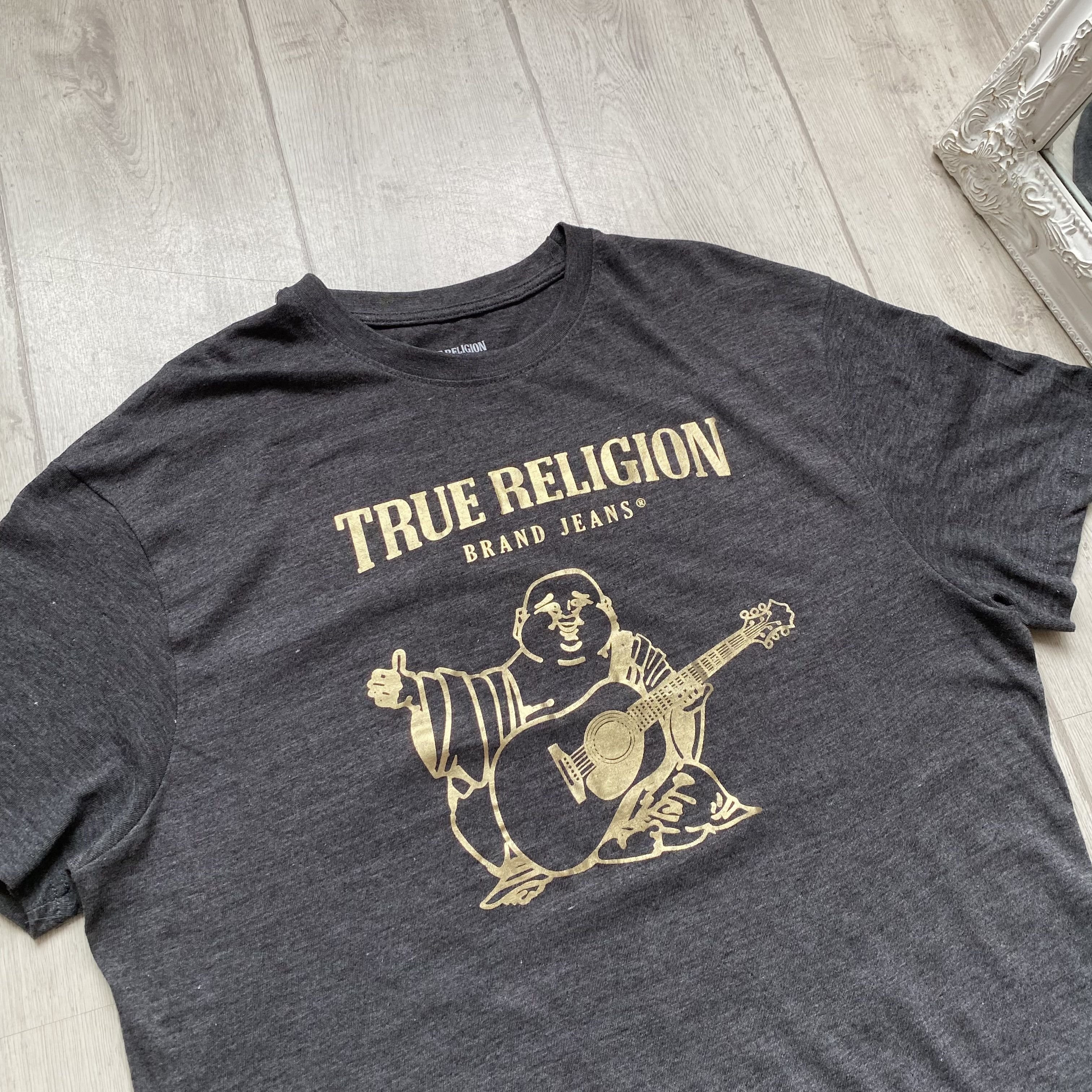 True Religion True Religion y2k gold Buddha big logo tee 90’s style Size US XL / EU 56 / 4 - 5 Thumbnail