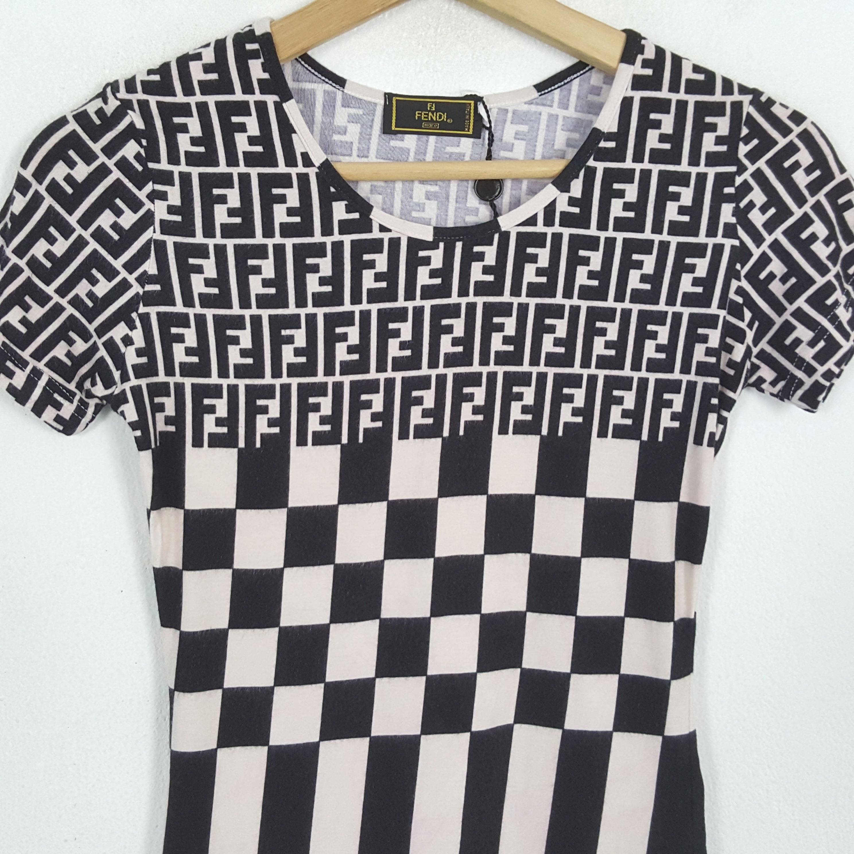 Fendi × Vintage Vintage FENDI Italian Fashion Brand Monogram Design T-Shirts Size XXS / US 00 / IT 34 - 2 Thumbnail
