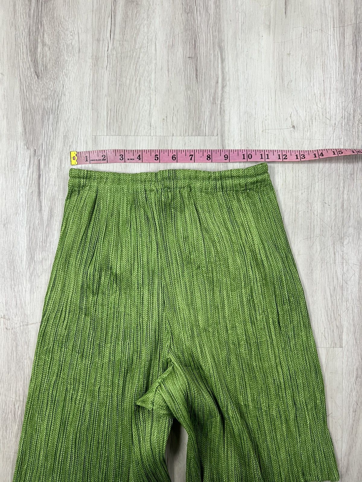 Pleats Please Issey Miyake Pleats Please Short Pants Size 34" / US 12 / IT 48 - 7 Thumbnail
