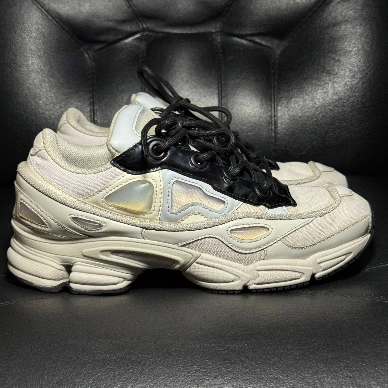 Adidas × Raf Simons 7us Adidas Raf Simons Ozweego Cream White Size US 7 / EU 40 - 1 Thumbnail