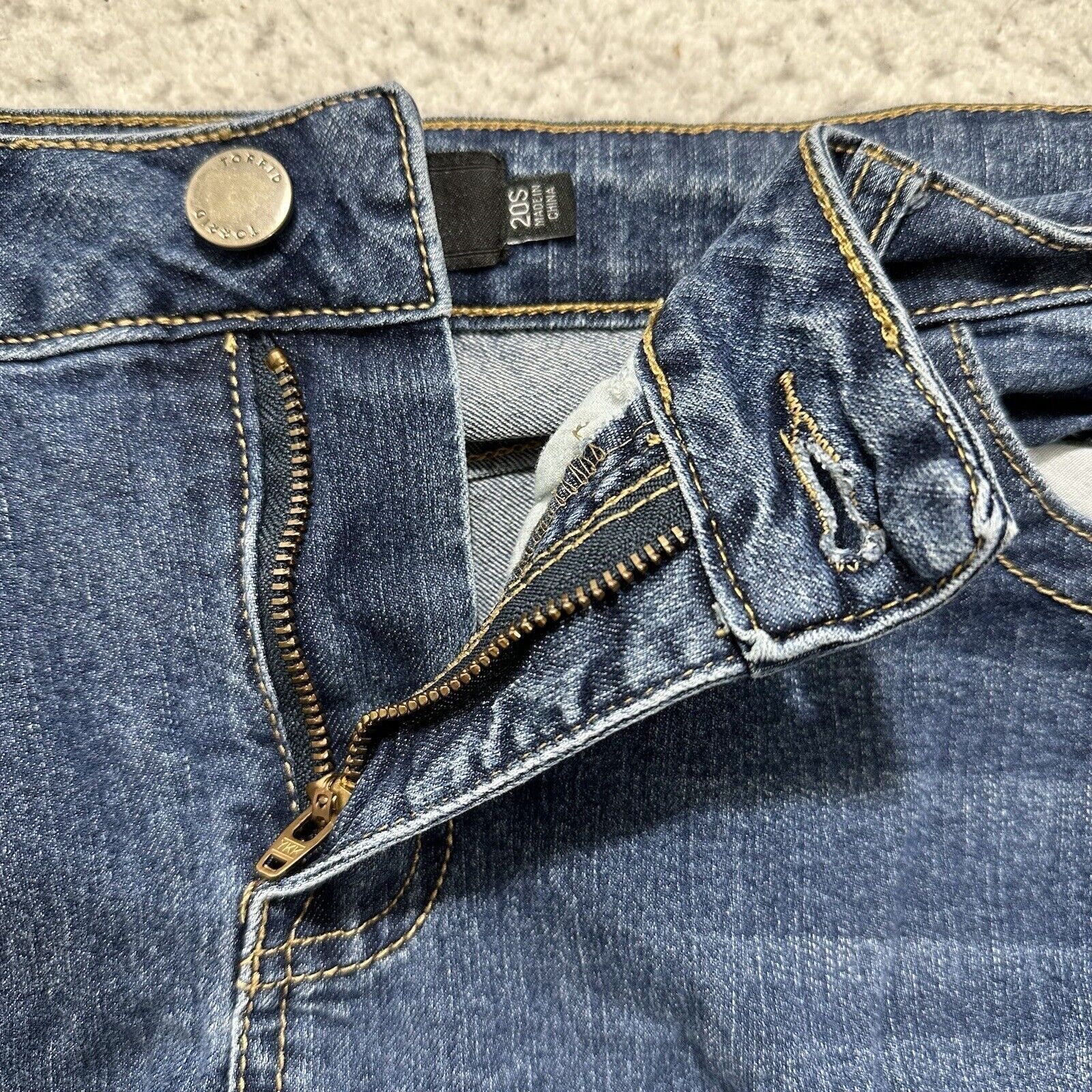 Other Torrid 20 Short Skinny Mid Rise Stretch Blue Jeans 40x28 Size 42" / US 20 - 5 Thumbnail
