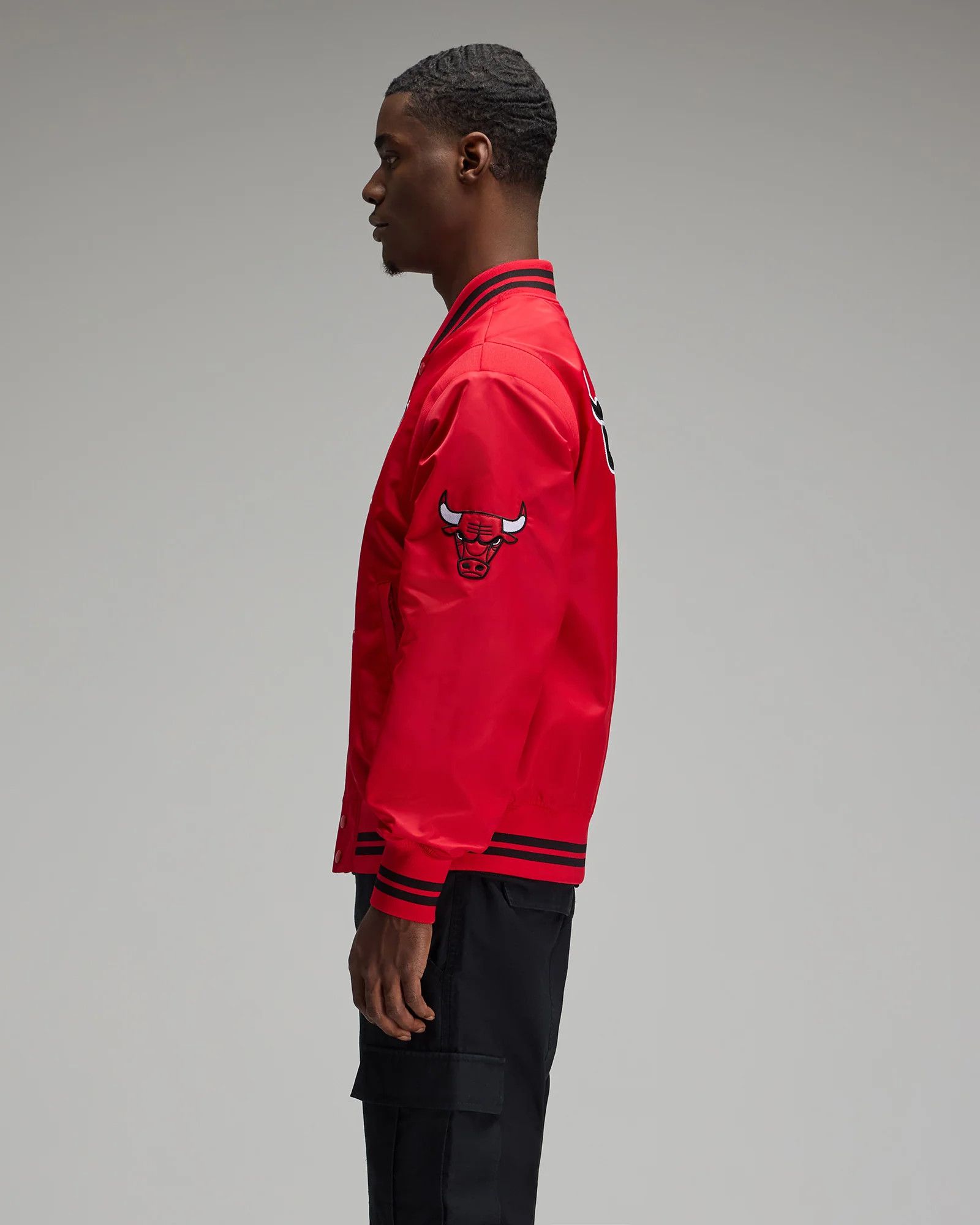 Drake OVO x NBA x CHICAGO BULLS SATIN VARSITY JACKET Size US XXL / EU 58 / 5 - 14 Thumbnail