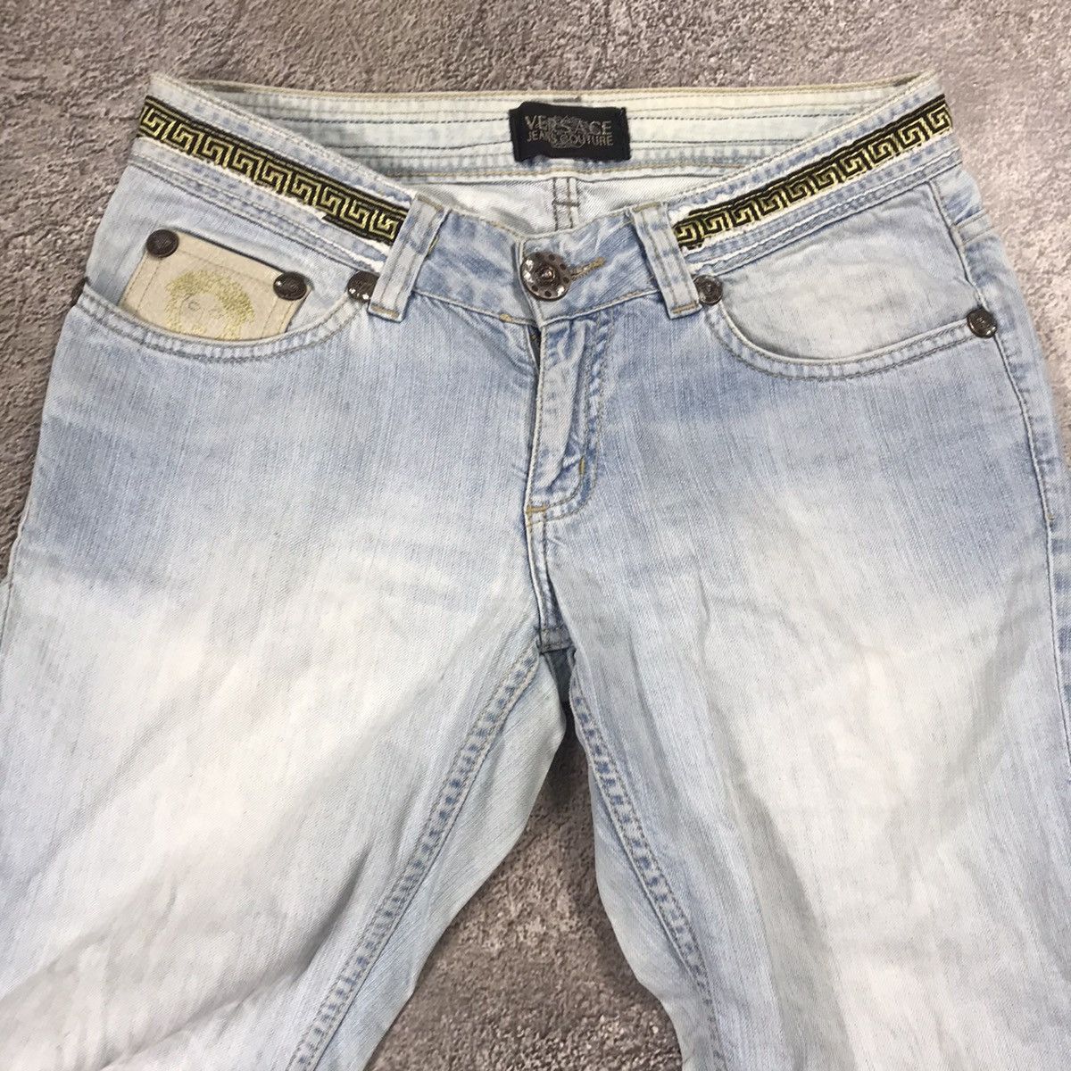 Vintage Vintage 90s Versace Jeans Couture Baggy Faded Jeans Logo 28 Size 28" / US 6 / IT 42 - 3 Thumbnail