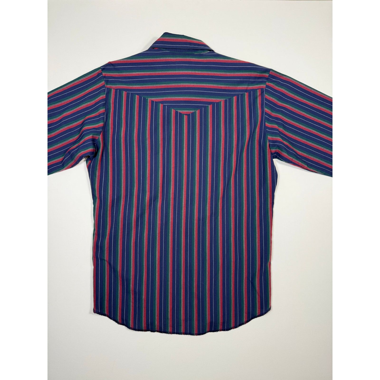 Wrangler Vintage Wrangler Striped Pearl Snap Western Shirt size M Size US M / EU 48-50 / 2 - 3 Thumbnail