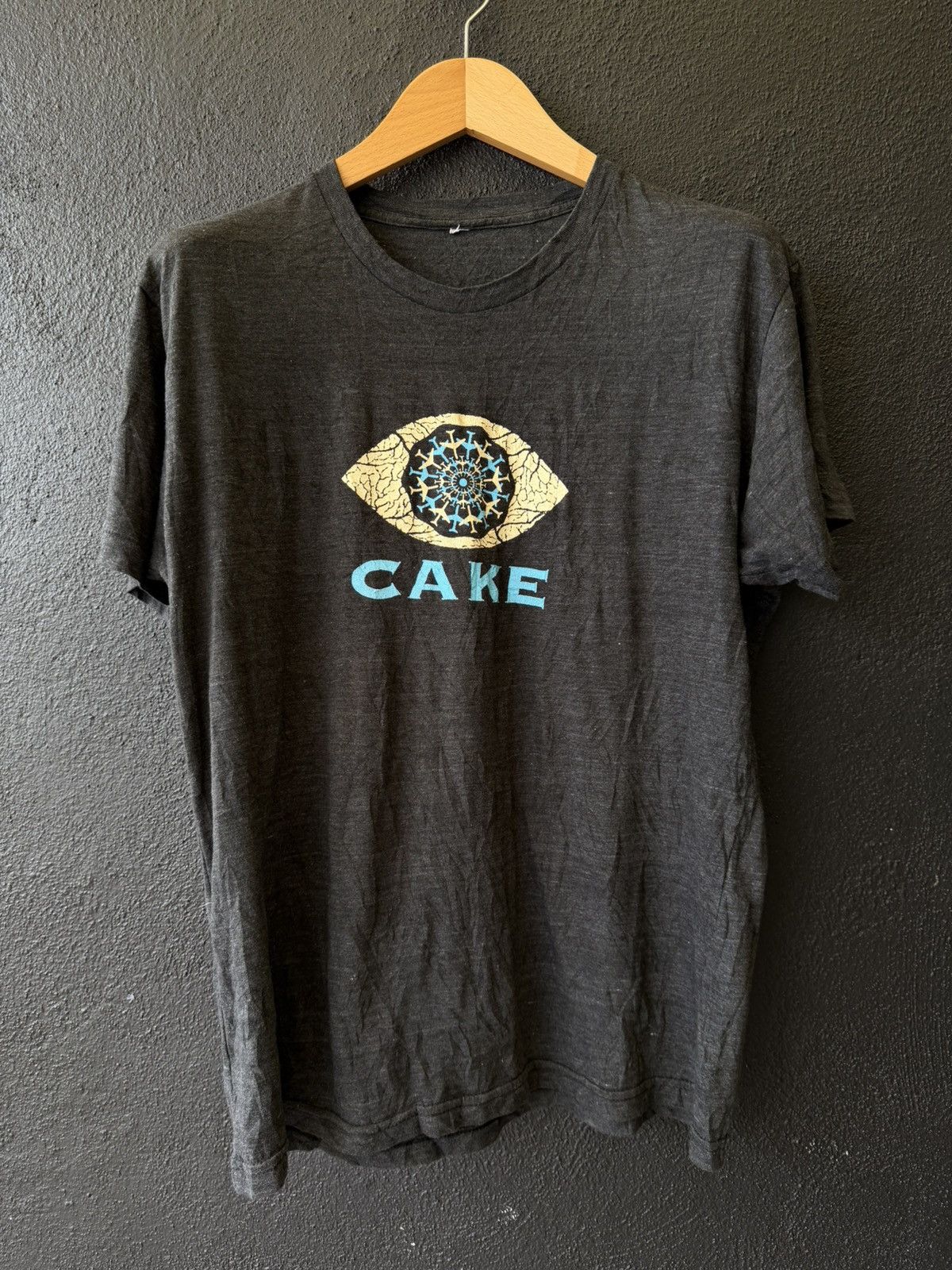 Band Tees Vintage CAKE Band Eye T-Shirt Size US M / EU 48-50 / 2 - 1 Thumbnail